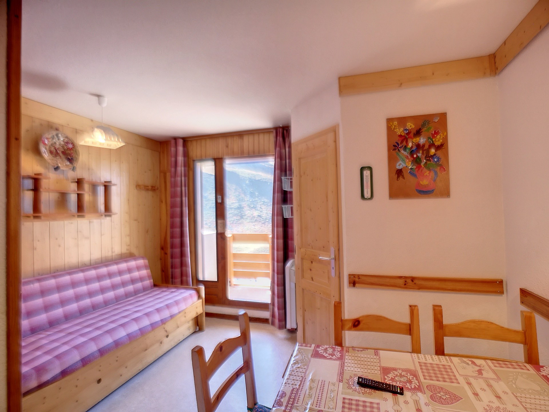 _lv_images__lot_0002030033_02_26782695