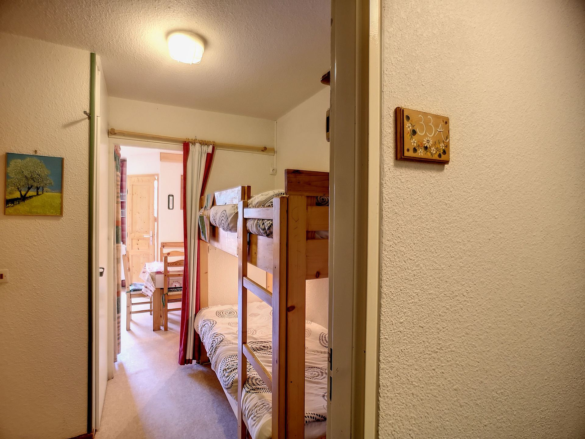 _lv_images__lot_0002030033_05_30225778