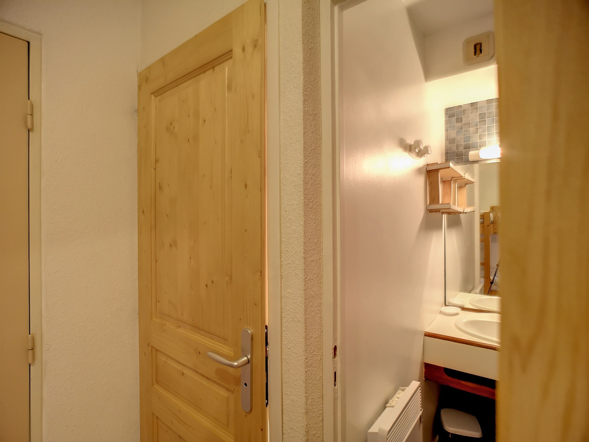 _lv_images__lot_0002030033_07_27332021