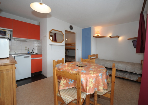 _lv_images__lot_0002040030_01_27726089