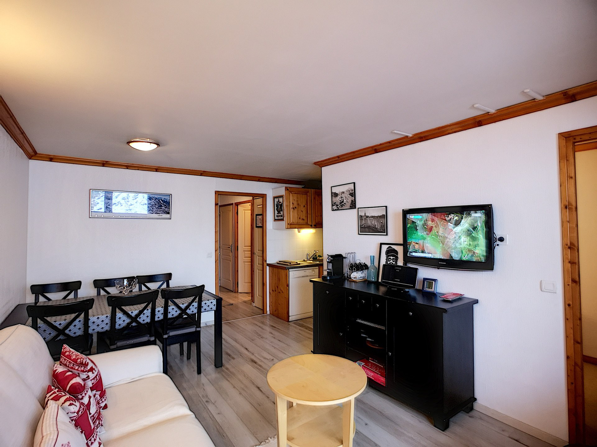 _lv_images__lot_0002050023_02_27648895