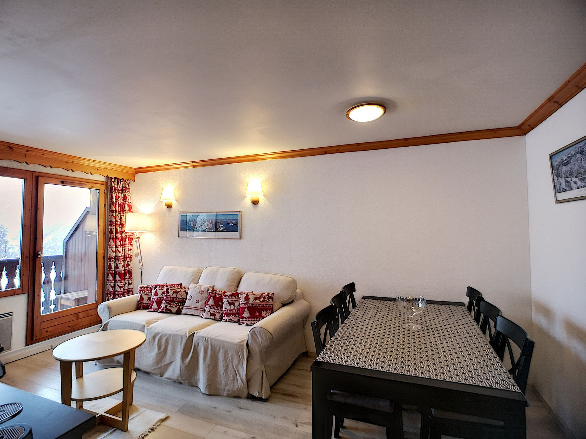 _lv_images__lot_0002050023_09_27648902