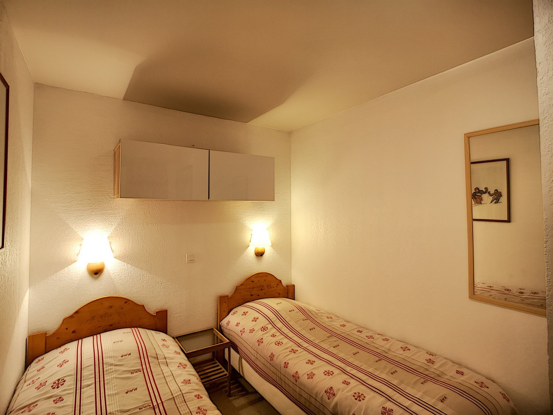 _lv_images__lot_0002050023_15_27648908