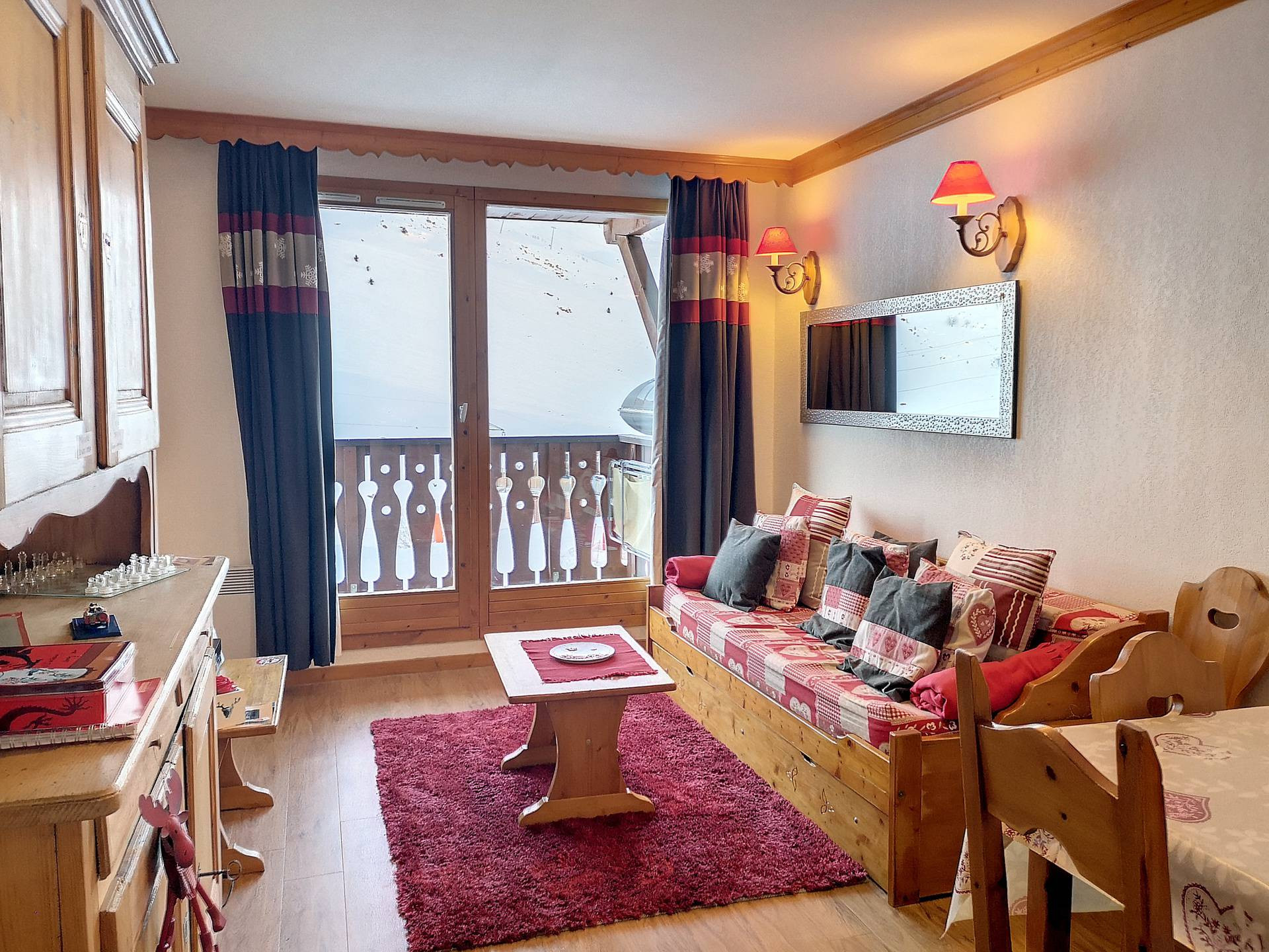 _lv_images__lot_0002050204_01_28257619