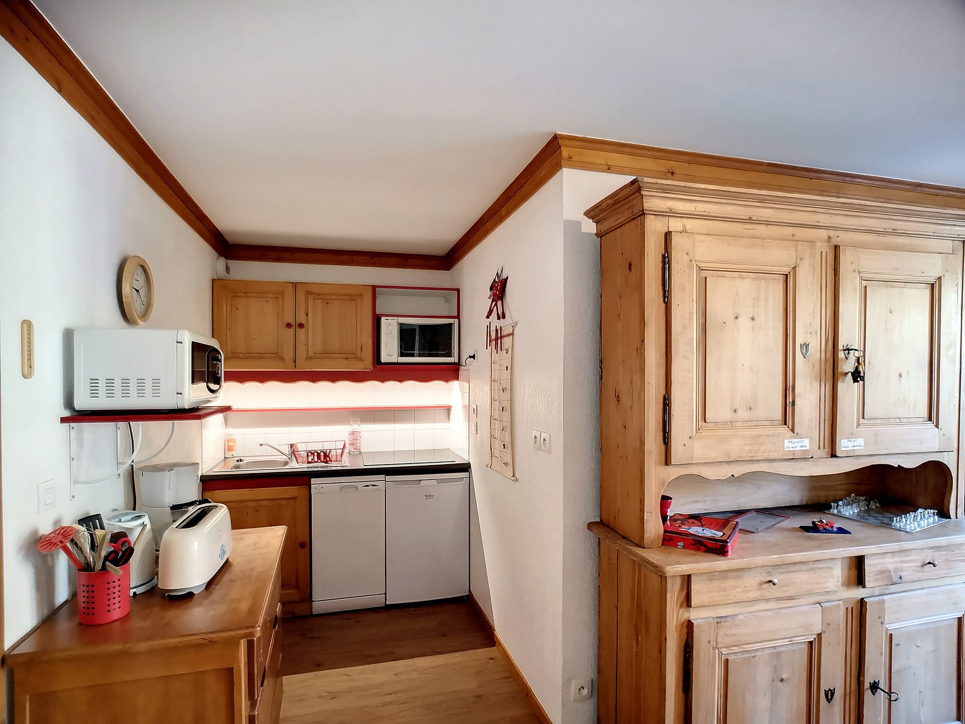 _lv_images__lot_0002050204_06_28257624