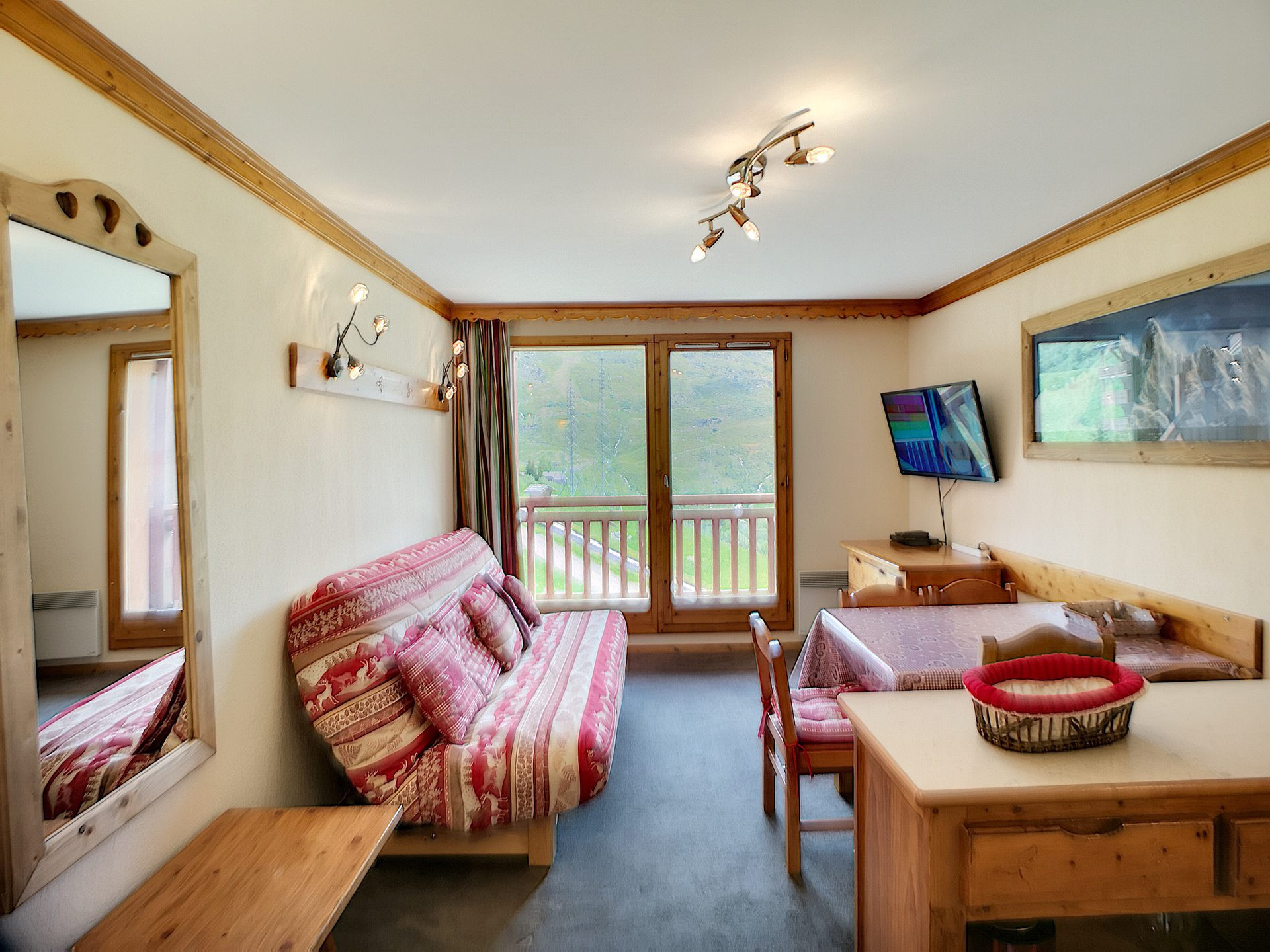 _lv_images__lot_0002050910_03_27705081