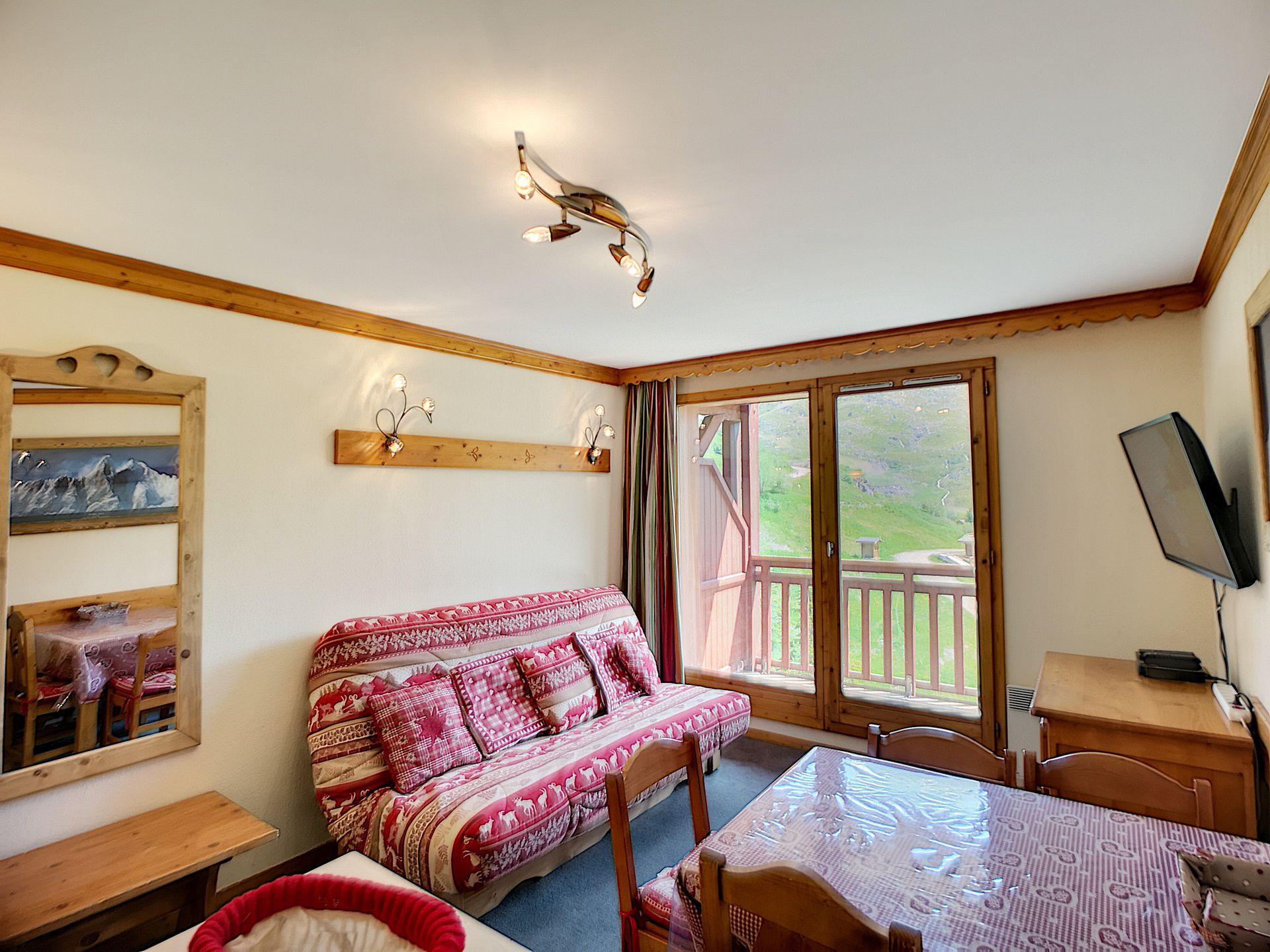 _lv_images__lot_0002050910_04_27107630