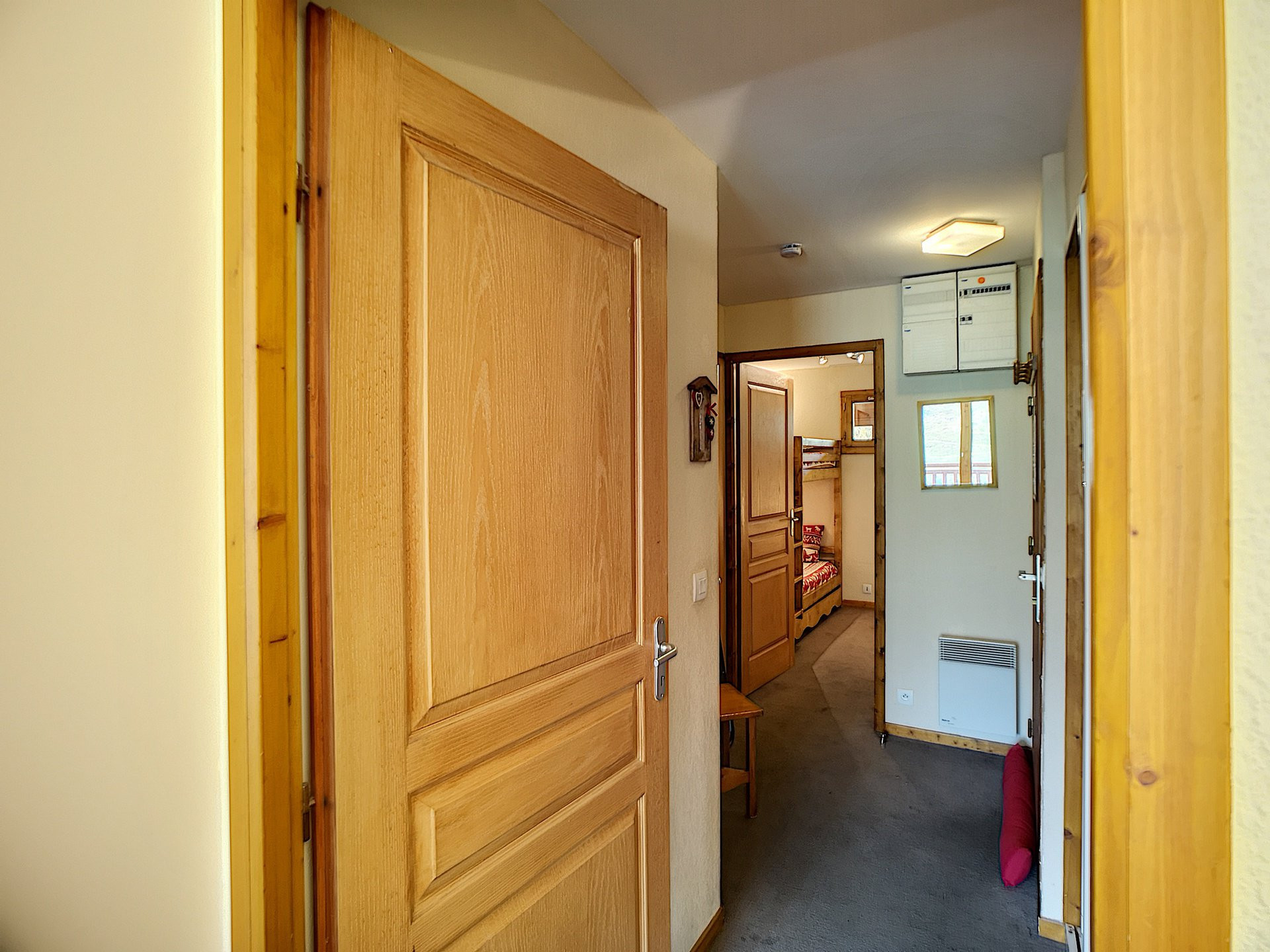 _lv_images__lot_0002050910_06_28859989 _lv_images__lot_0002050910_06_28859989