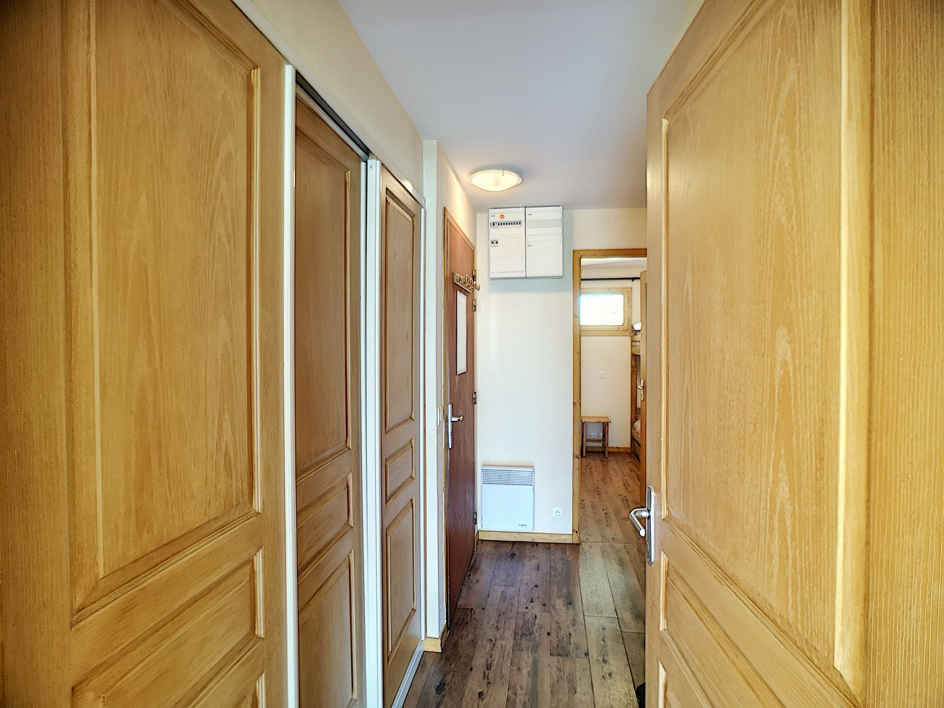 _lv_images__lot_0002050911_04_29765573 _lv_images__lot_0002050911_04_29765573