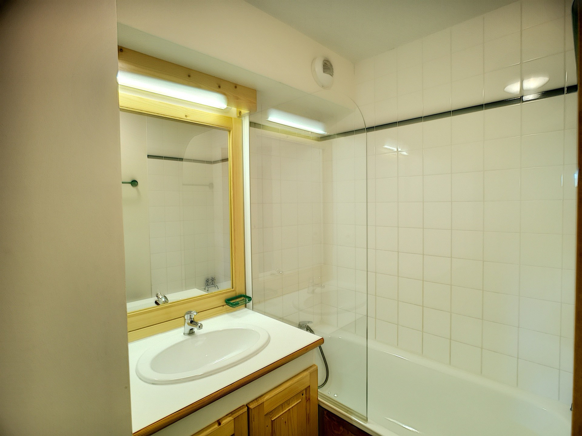 _lv_images__lot_0002050911_05_24601775