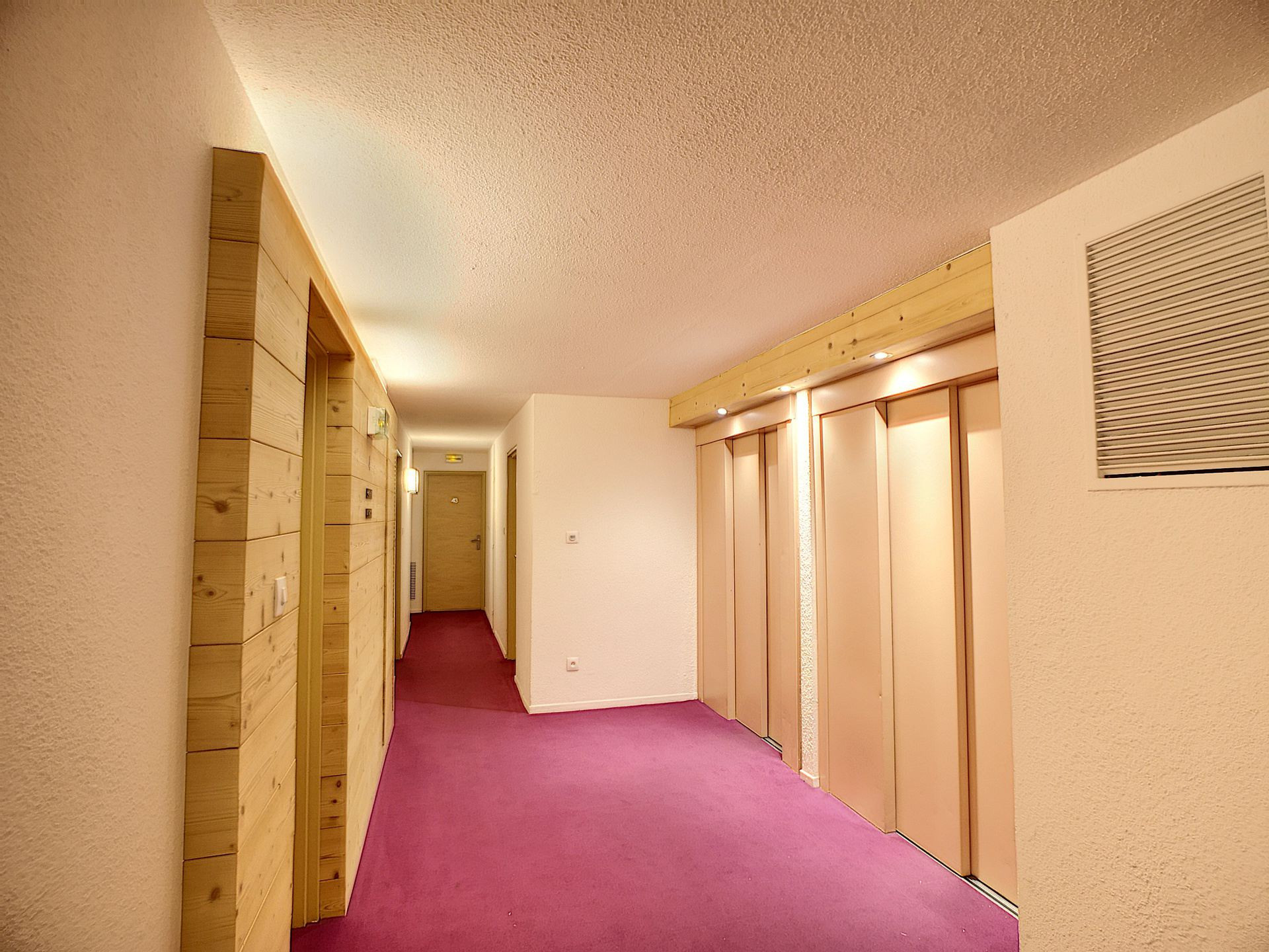 _lv_images__lot_0007010409_15_27591805 _lv_images__lot_0007010409_15_27591805