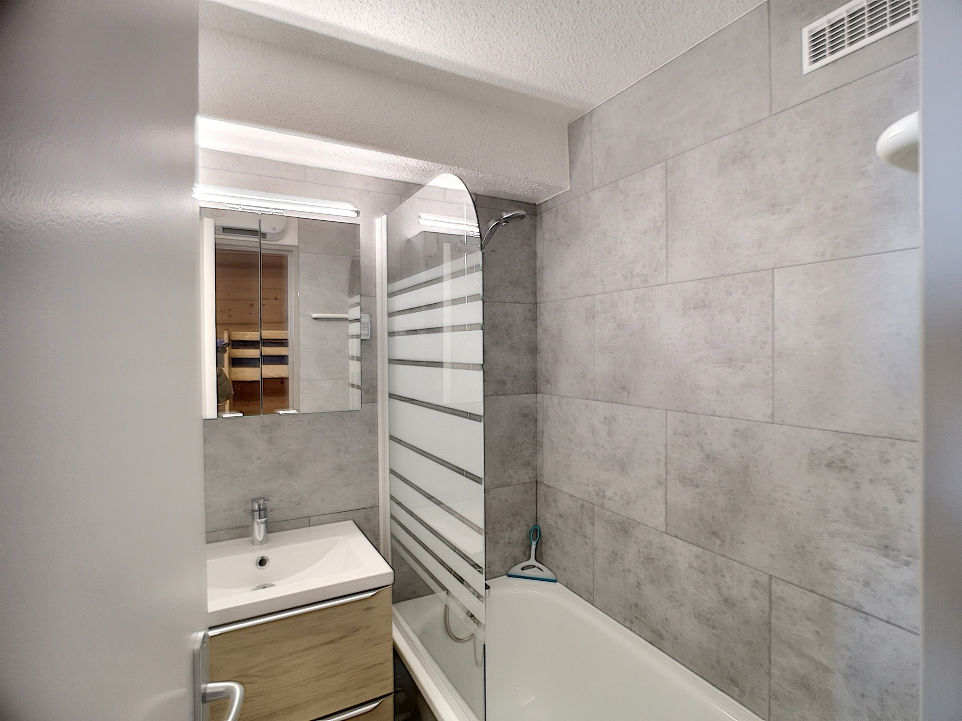 _lv_images__lot_0007010513_08_26900385 _lv_images__lot_0007010513_08_26900385