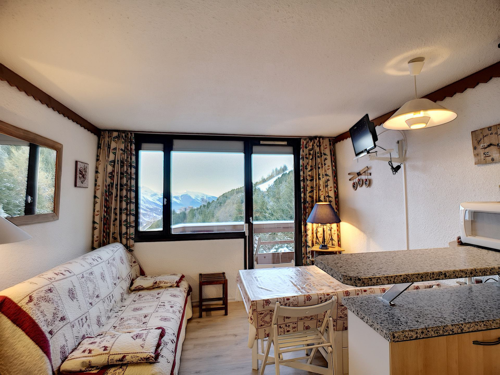 _lv_images__lot_0007010609_01_23615898
