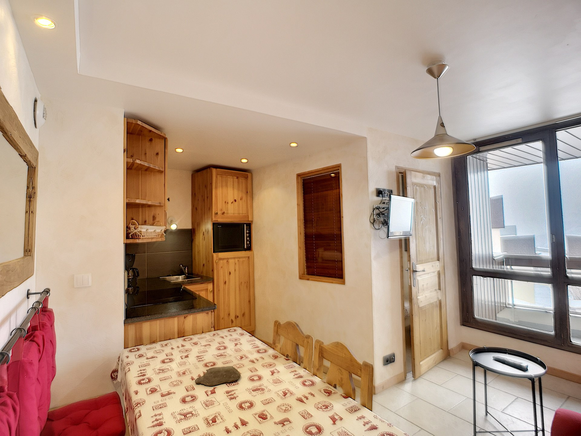 _lv_images__lot_0007040002_01_26810517