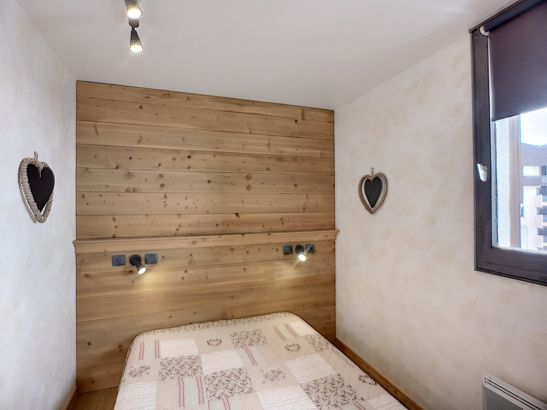 _lv_images__lot_0007040002_07_26810523