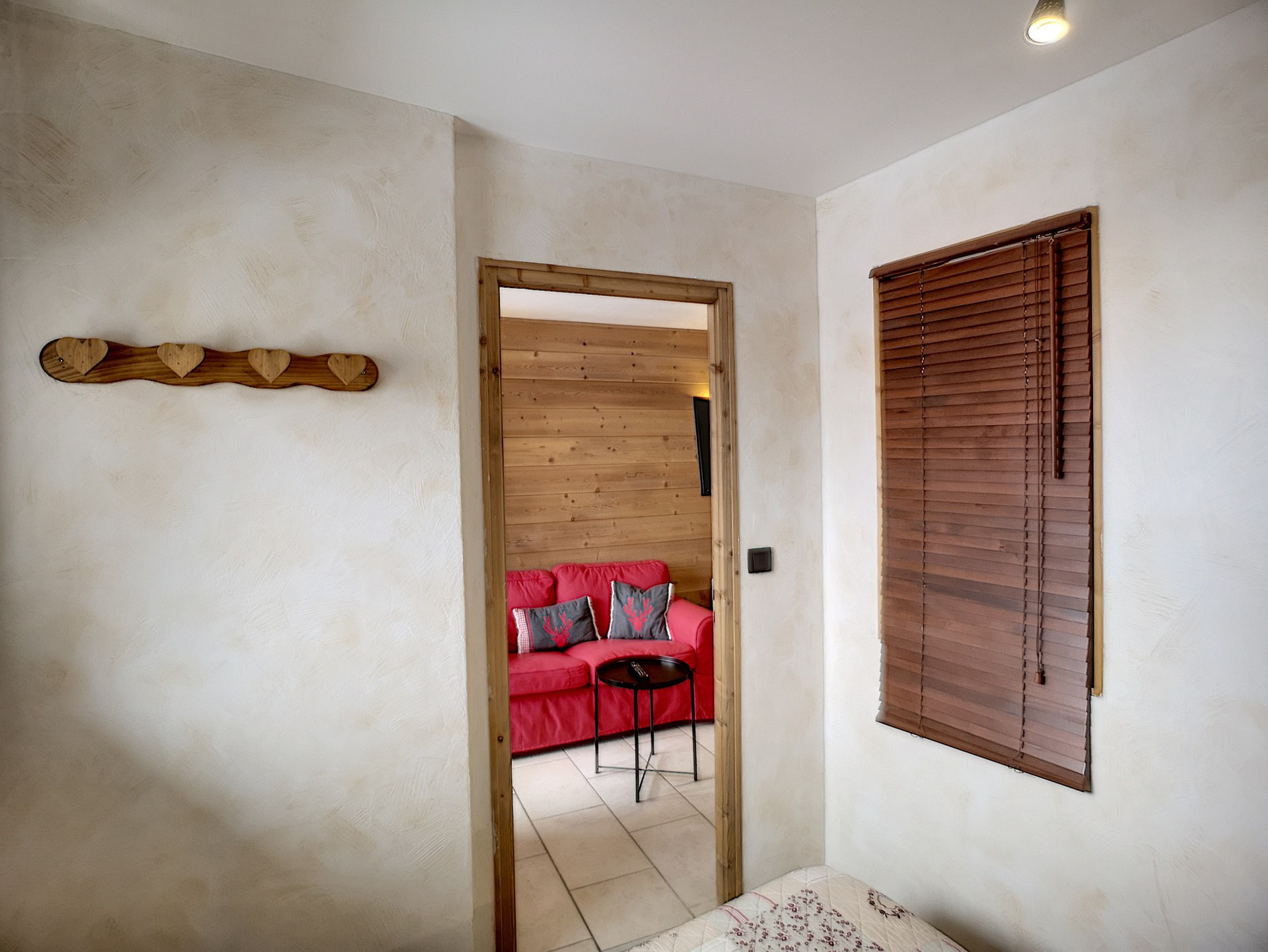 _lv_images__lot_0007040002_08_26810524