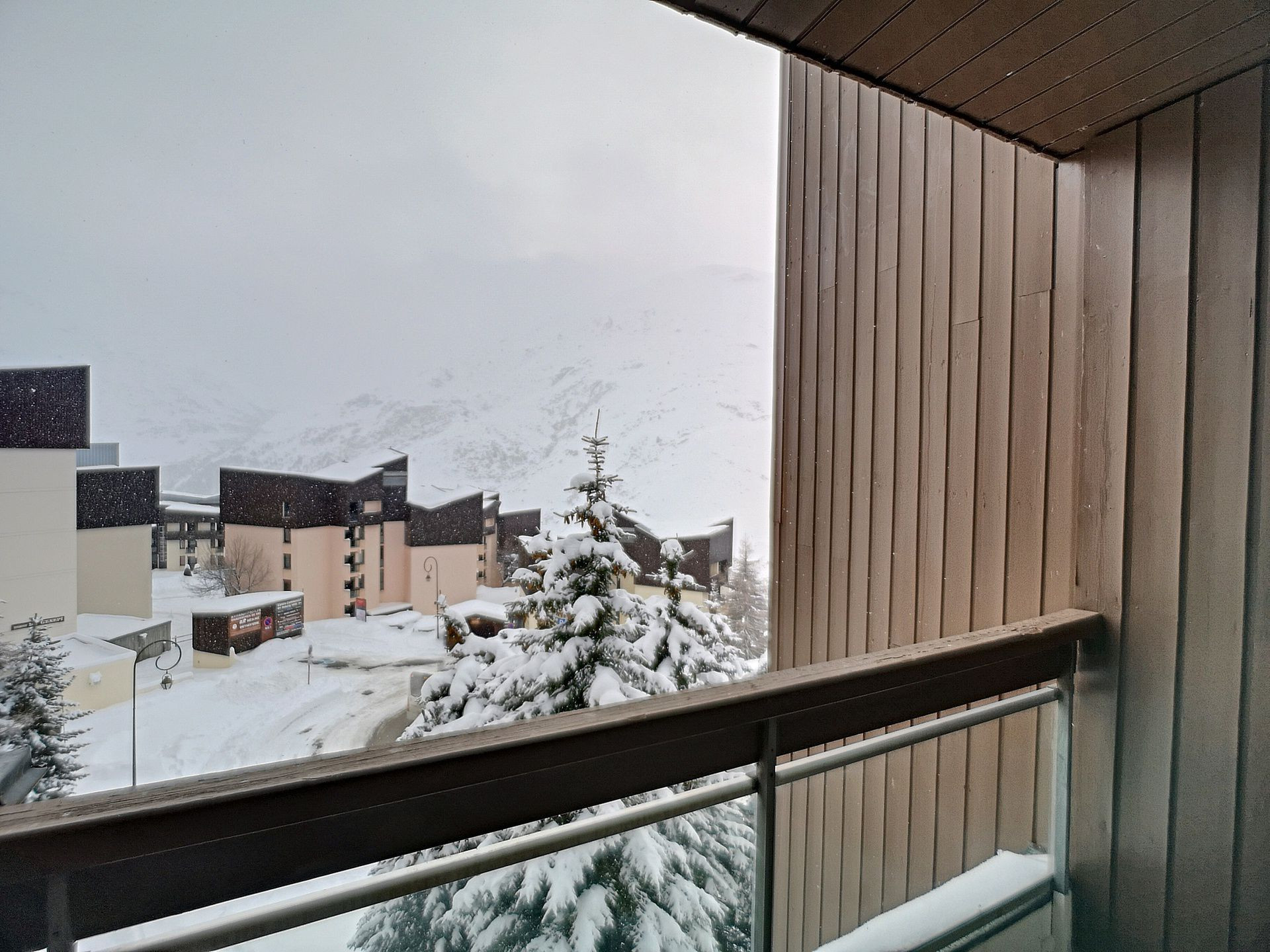 _lv_images__lot_0007040002_15_30945471
