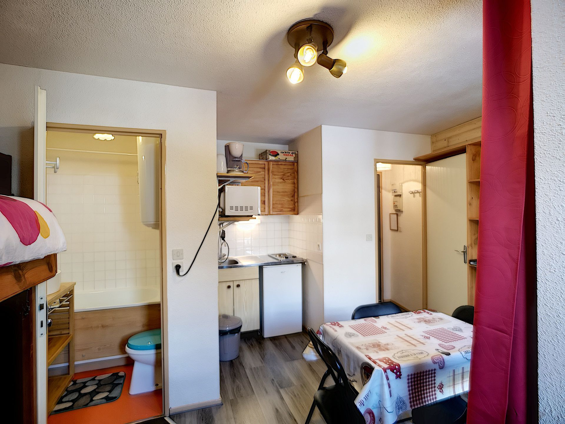 _lv_images__lot_0007040028_02_27688228