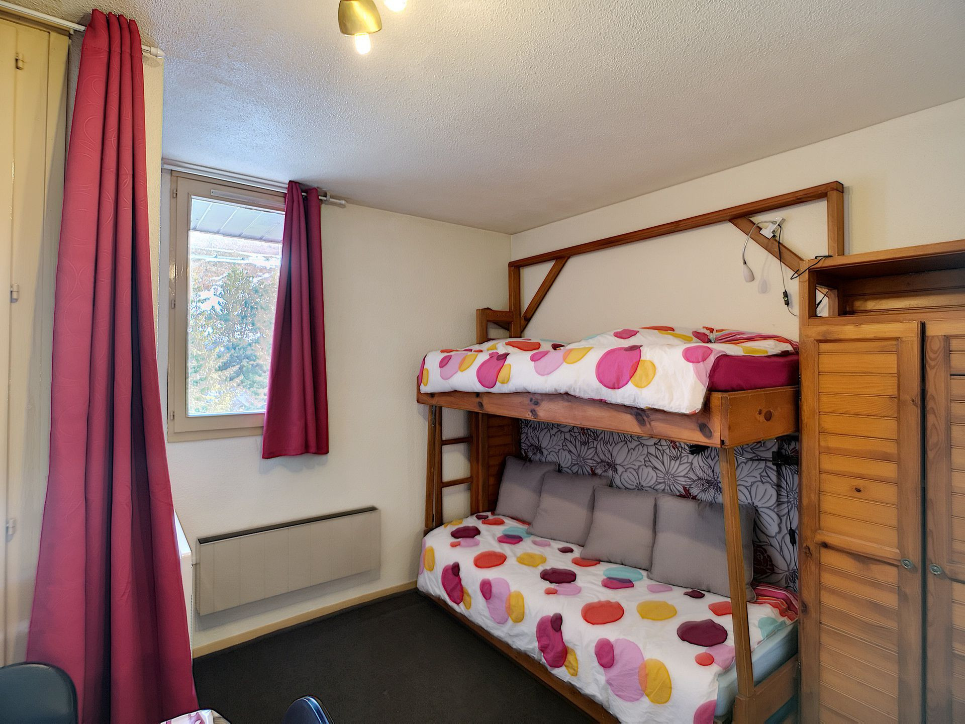 _lv_images__lot_0007040028_05_29426919