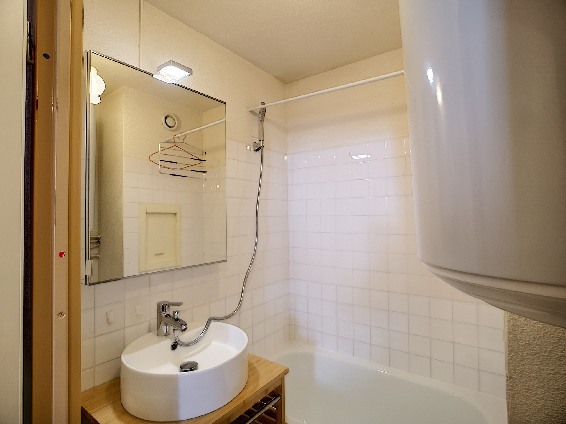 _lv_images__lot_0007040028_06_27688232