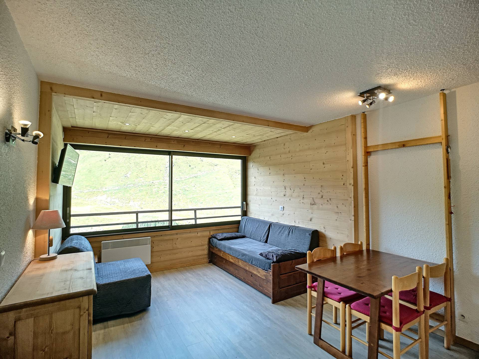 _lv_images__lot_0012000051_04_26800621 _lv_images__lot_0012000051_04_26800621