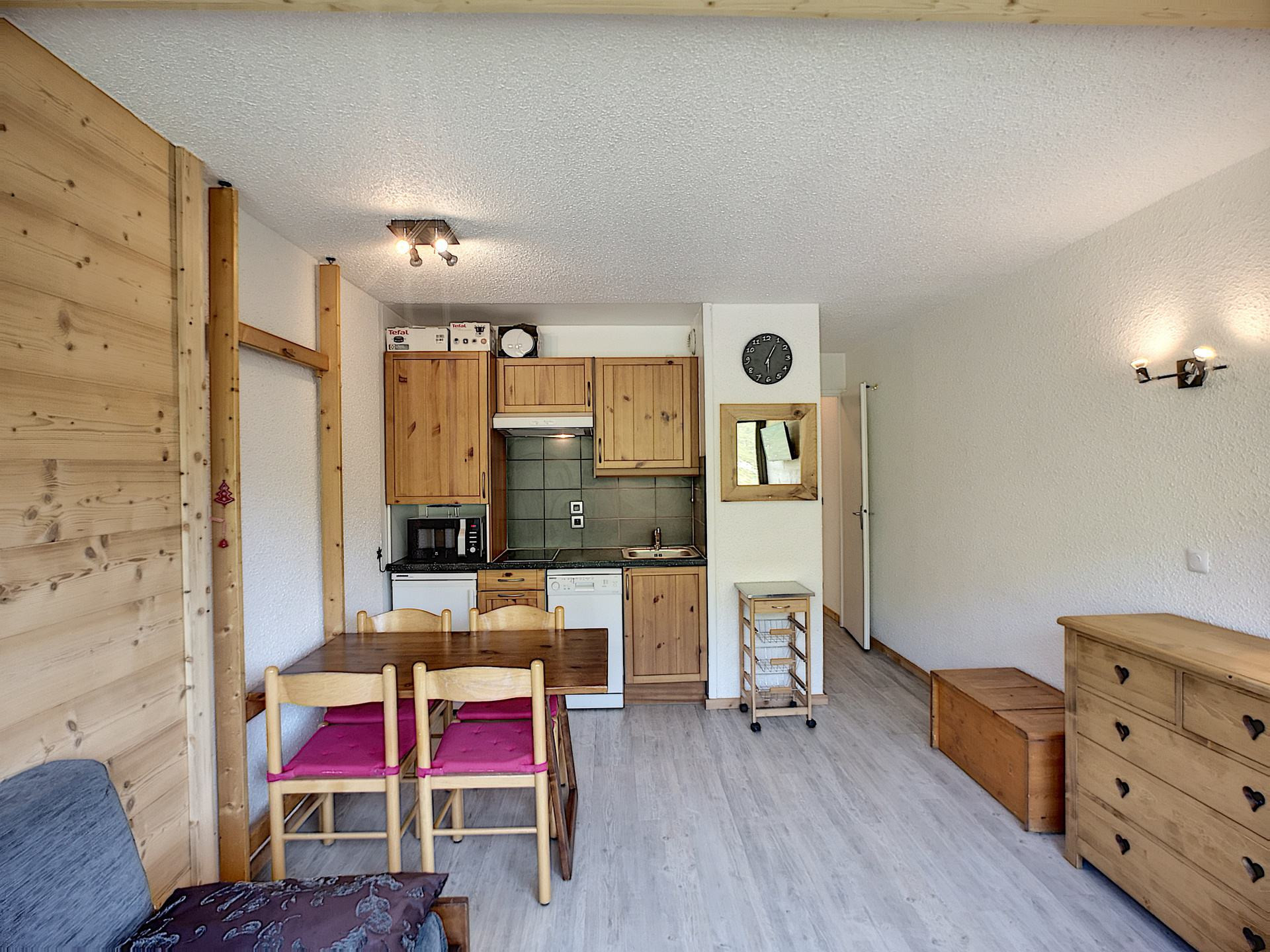 _lv_images__lot_0012000051_07_27350433