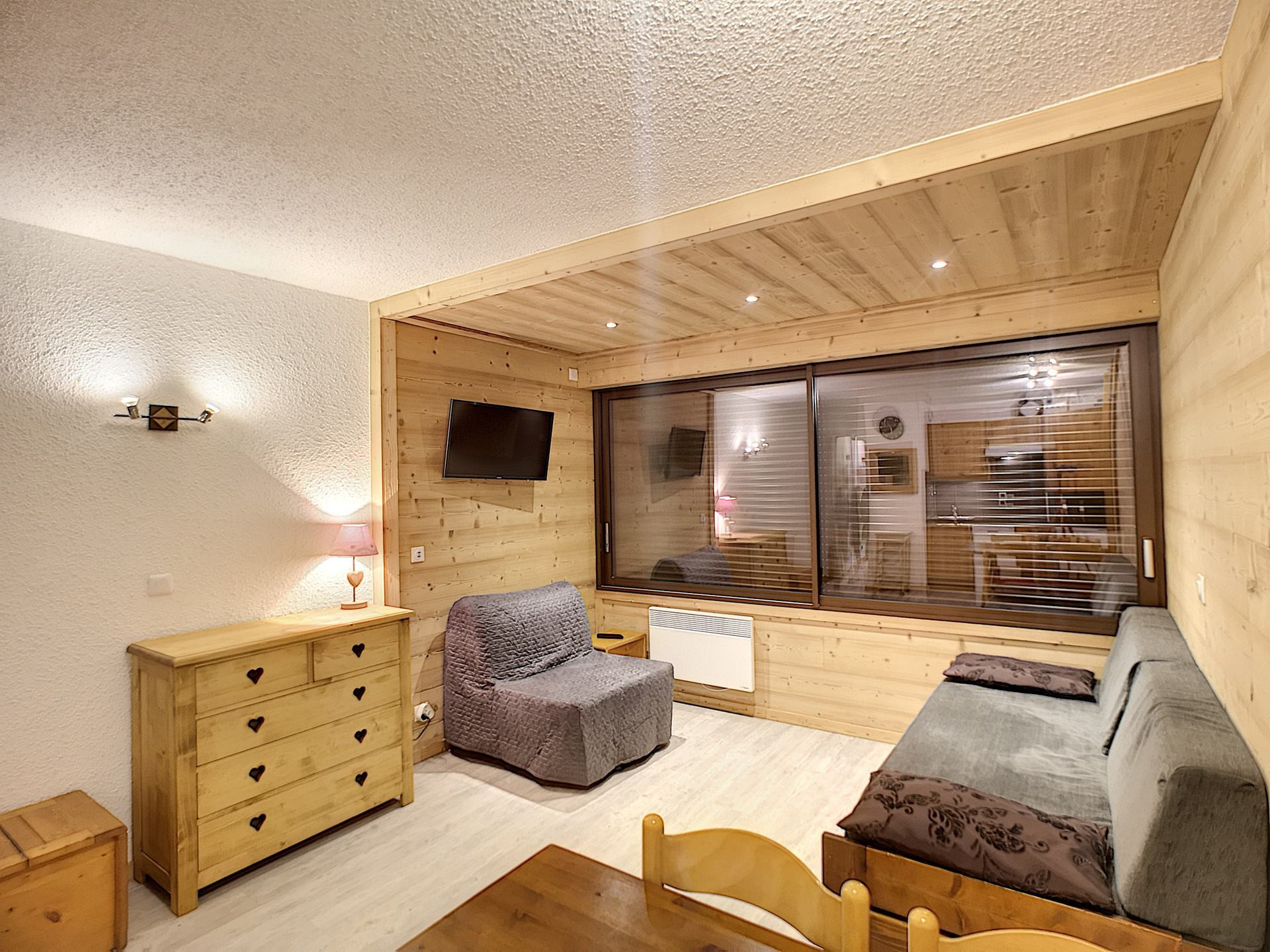 _lv_images__lot_0012000051_10_26800627 _lv_images__lot_0012000051_10_26800627