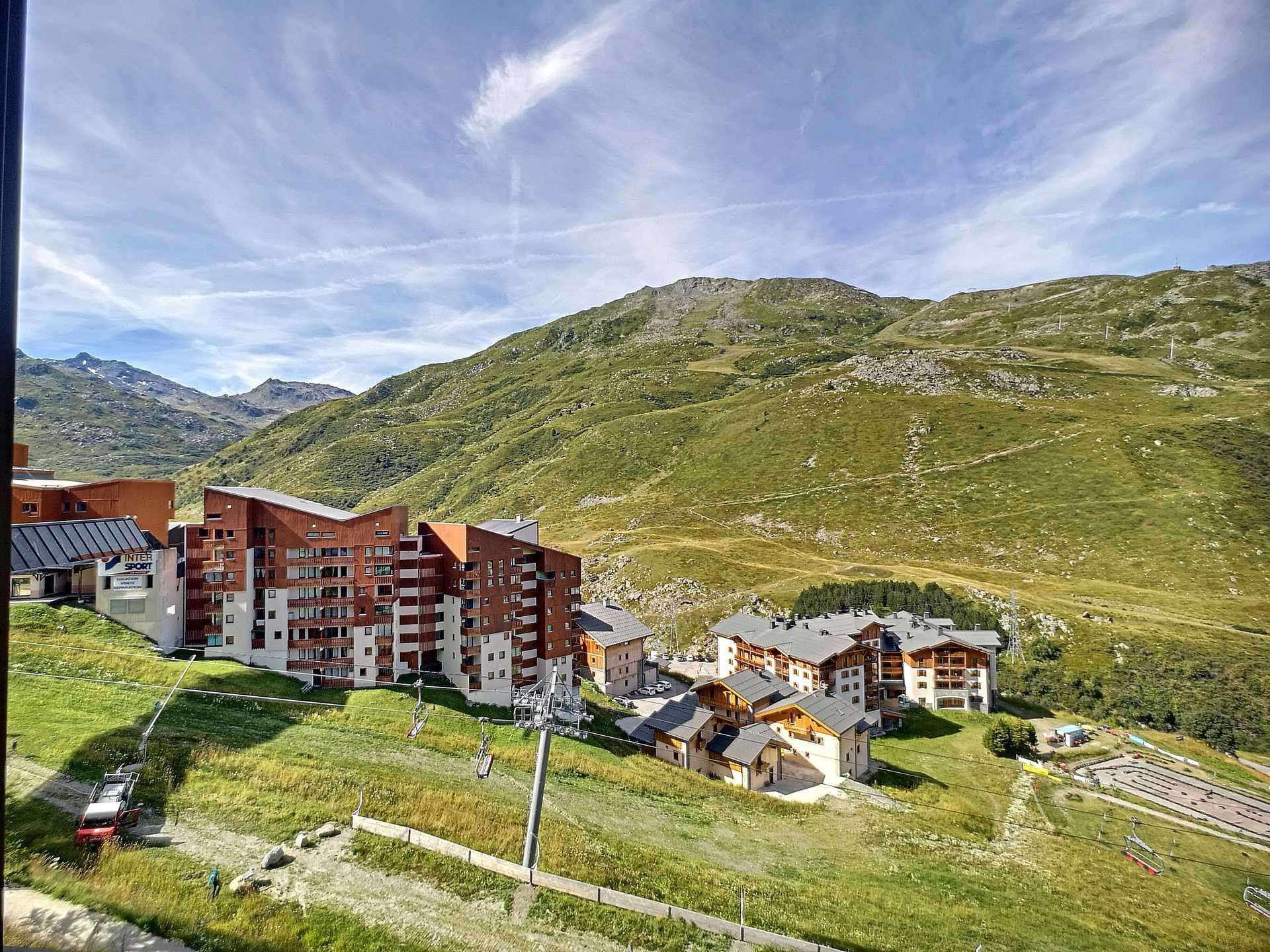 _lv_images__lot_0012000051_15_30246183