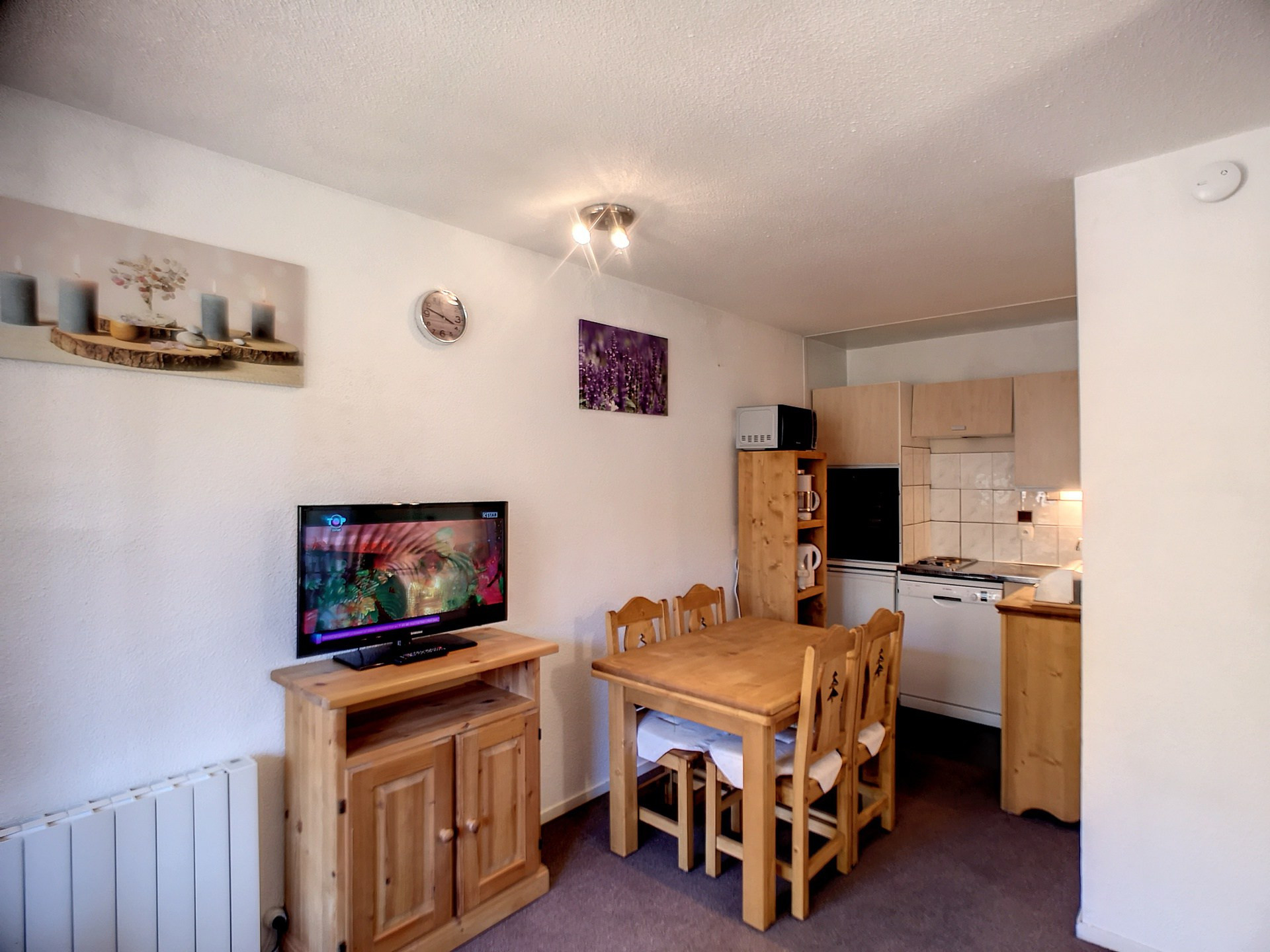 _lv_images__lot_0012010201_01_29346246