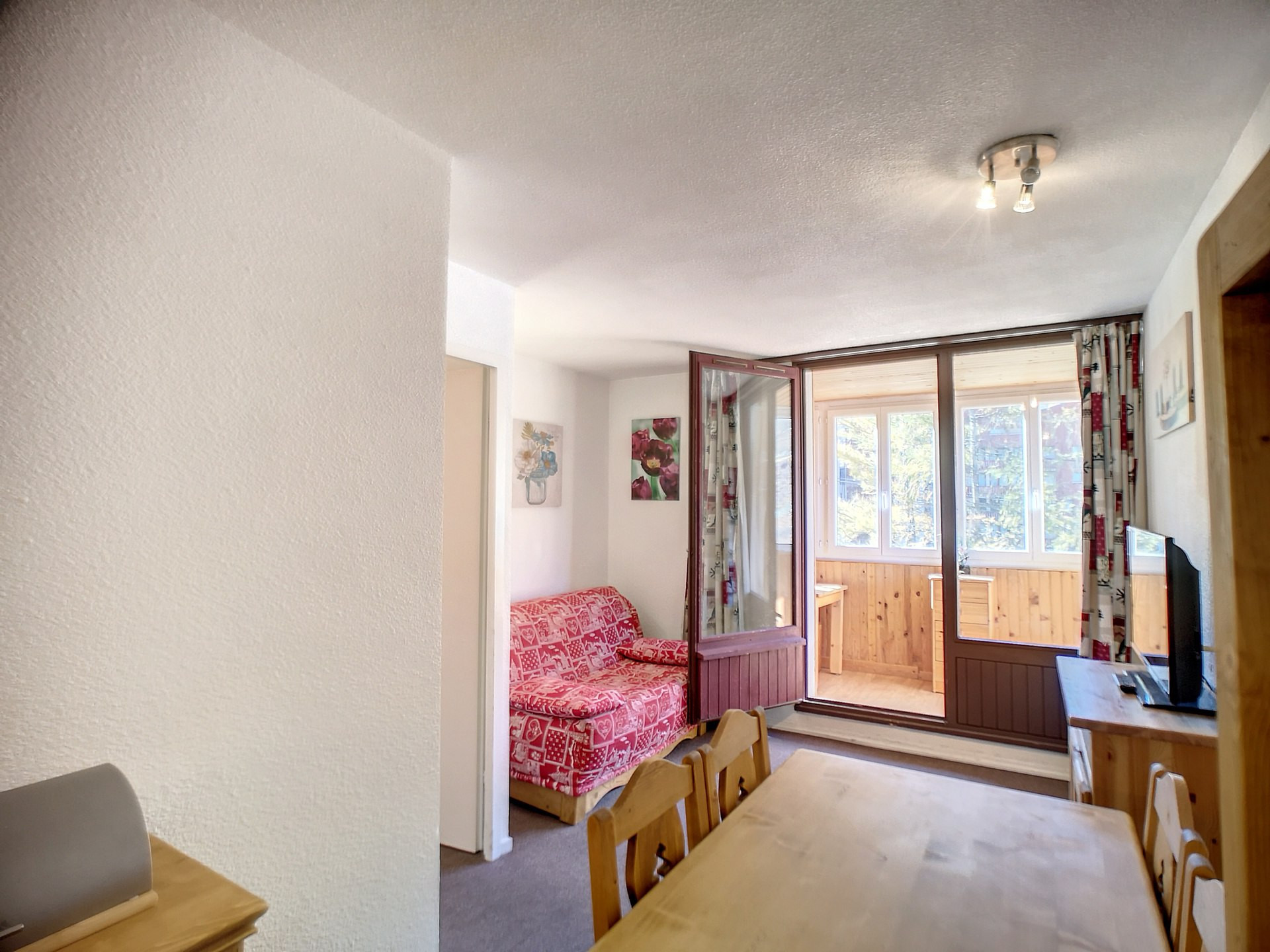 _lv_images__lot_0012010201_03_29346248