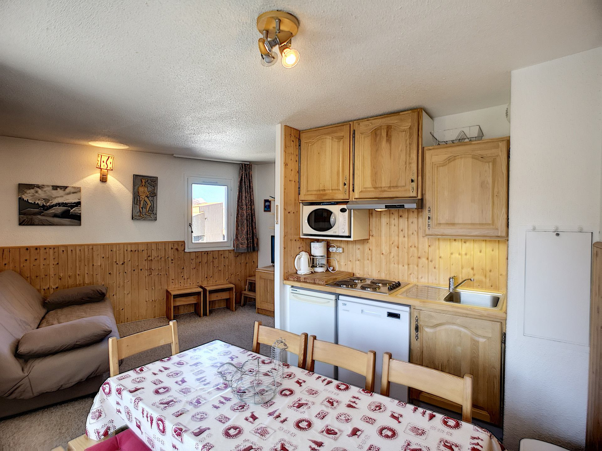 _lv_images__lot_0012020301_02_27783235