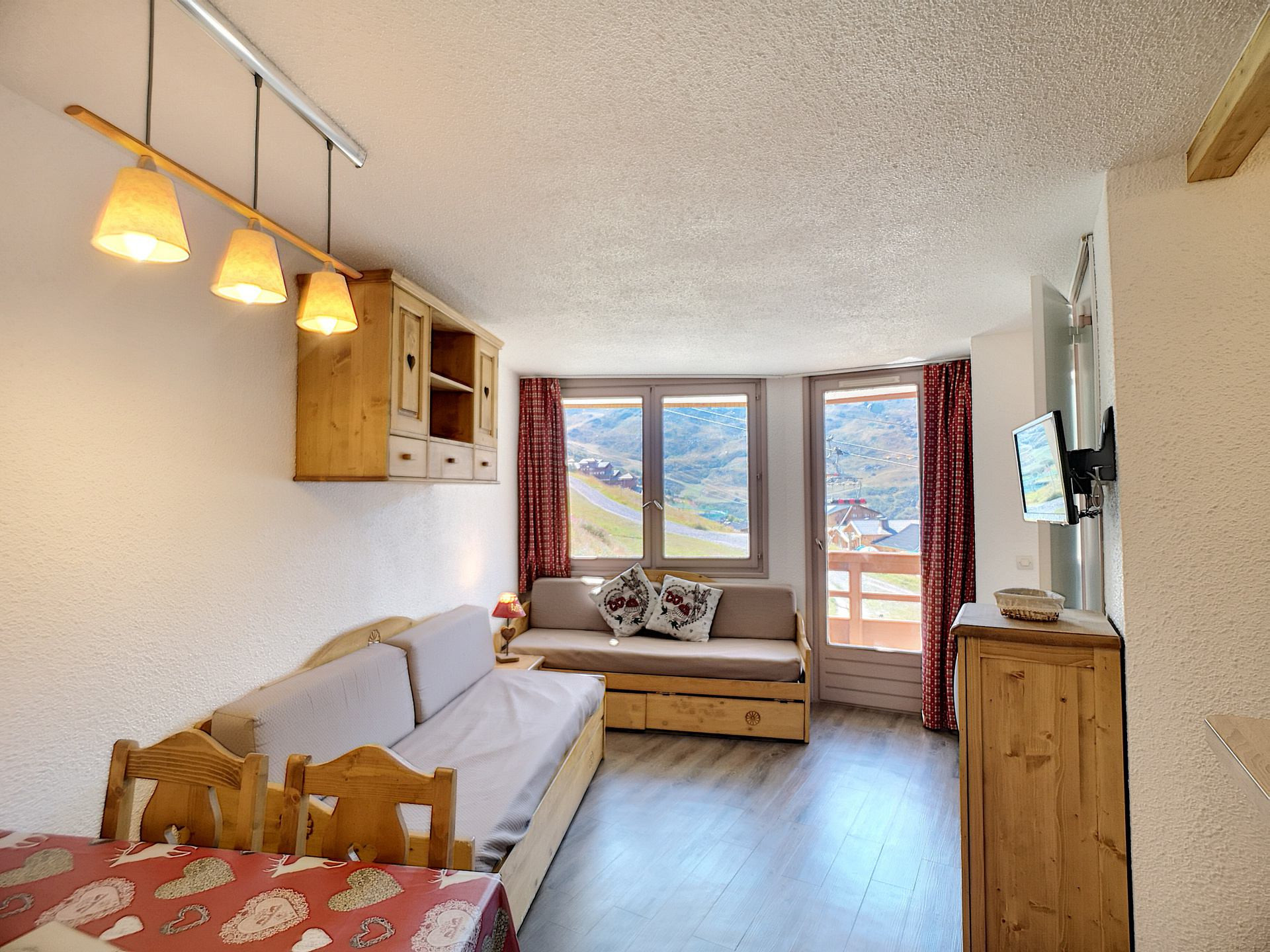 _lv_images__lot_0012030424_04_29565880