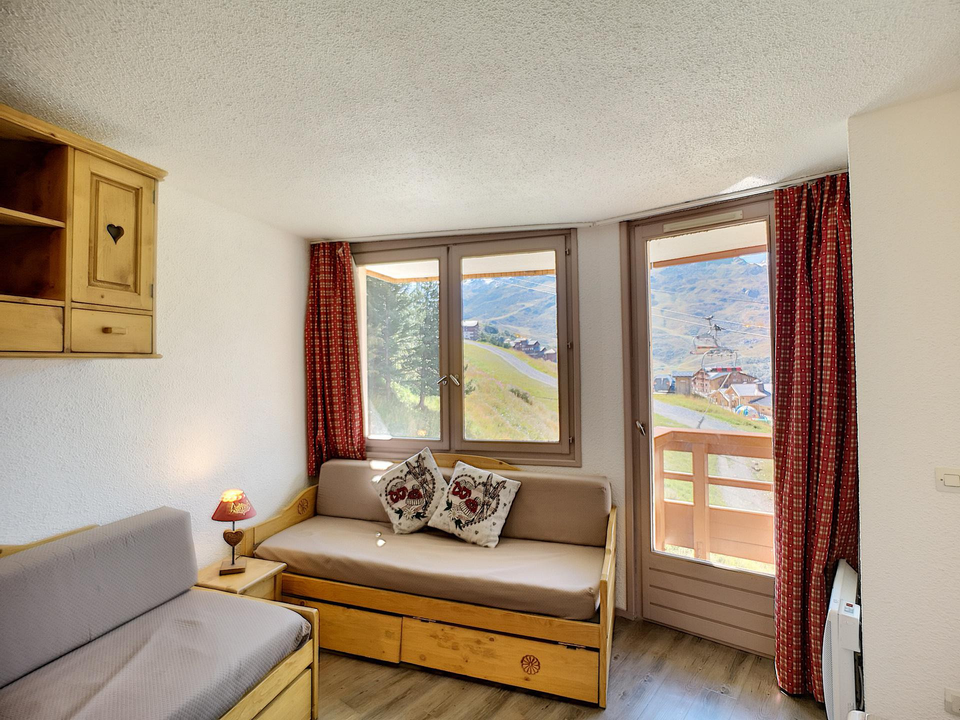 _lv_images__lot_0012030424_05_31418355