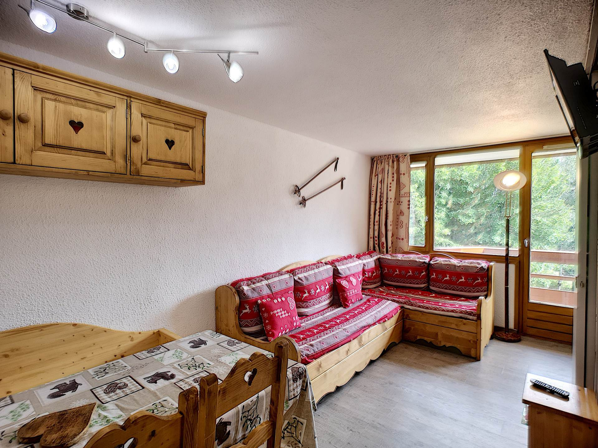 _lv_images__lot_0012030616_01_29326069 _lv_images__lot_0012030616_01_29326069