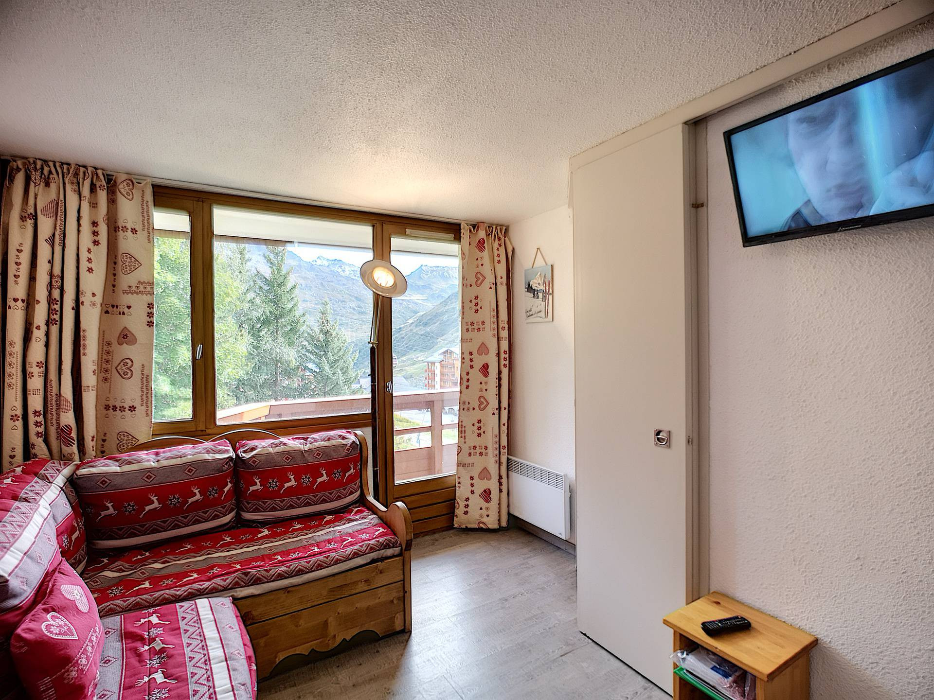 _lv_images__lot_0012030616_03_27590842