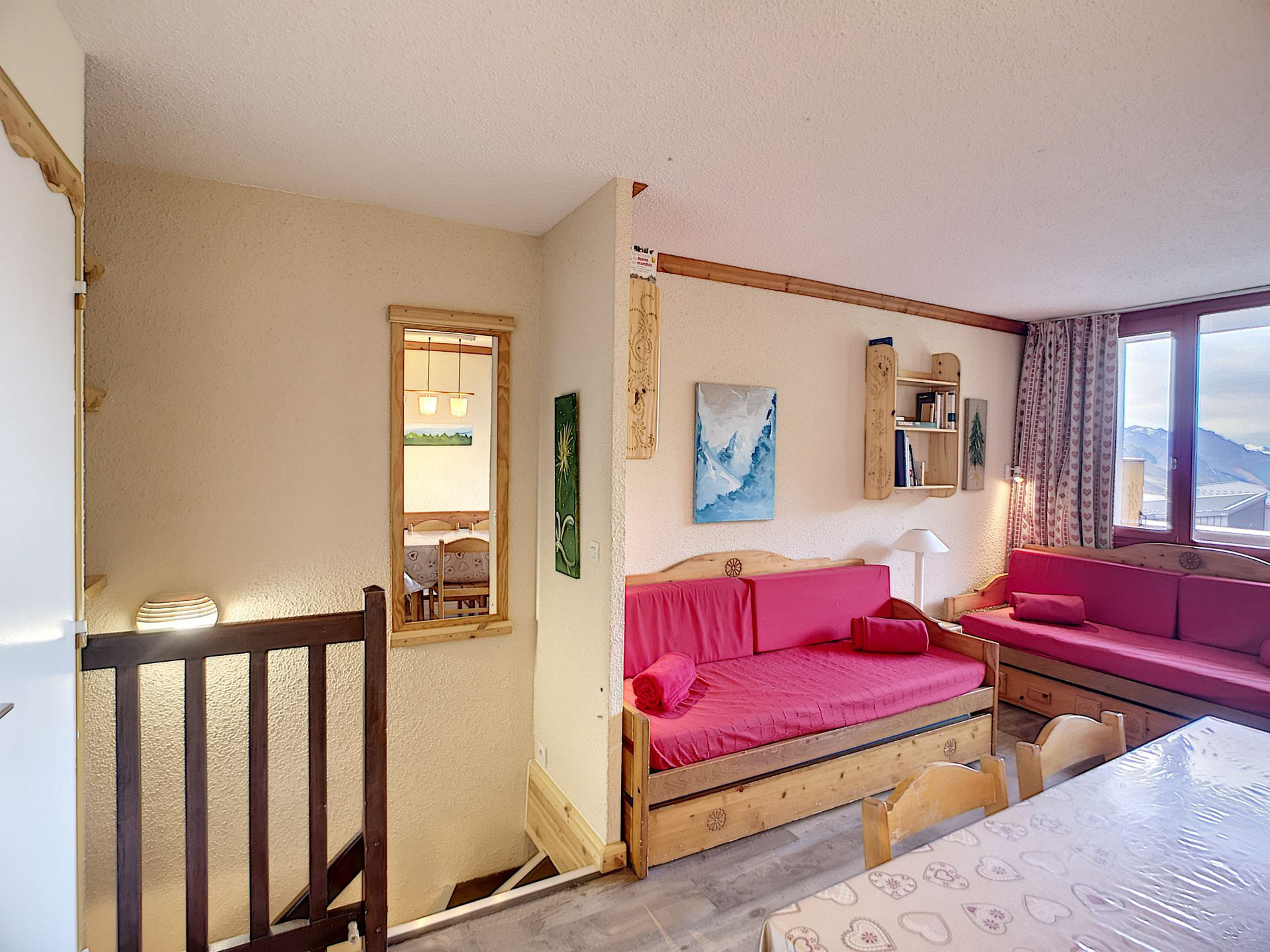 _lv_images__lot_0012030817_03_27648605