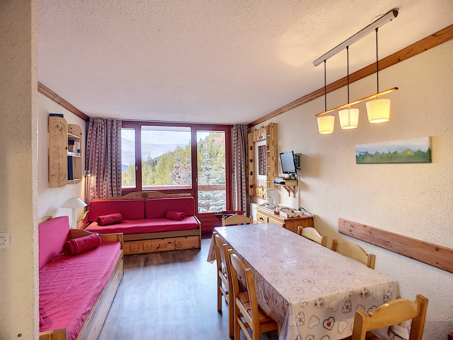 _lv_images__lot_0012030817_04_27648606