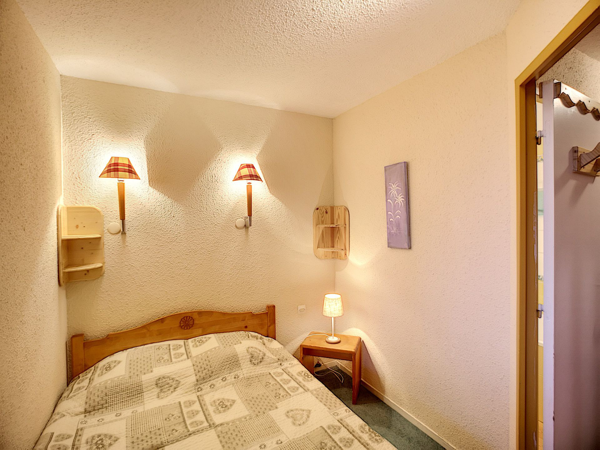 _lv_images__lot_0012030817_09_29385742