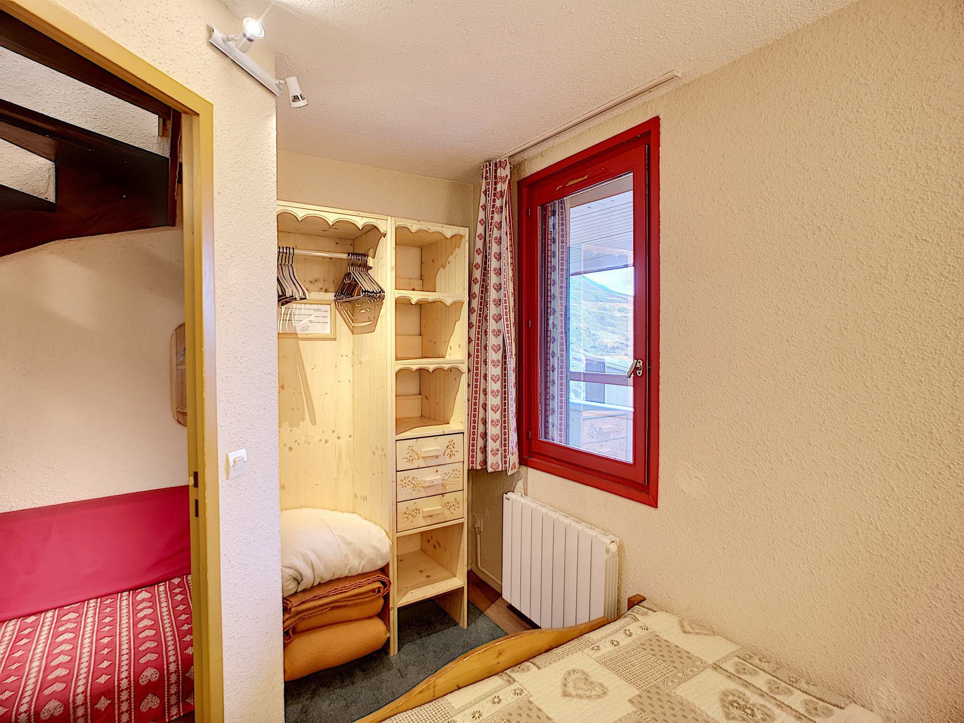 _lv_images__lot_0012030817_10_27648612