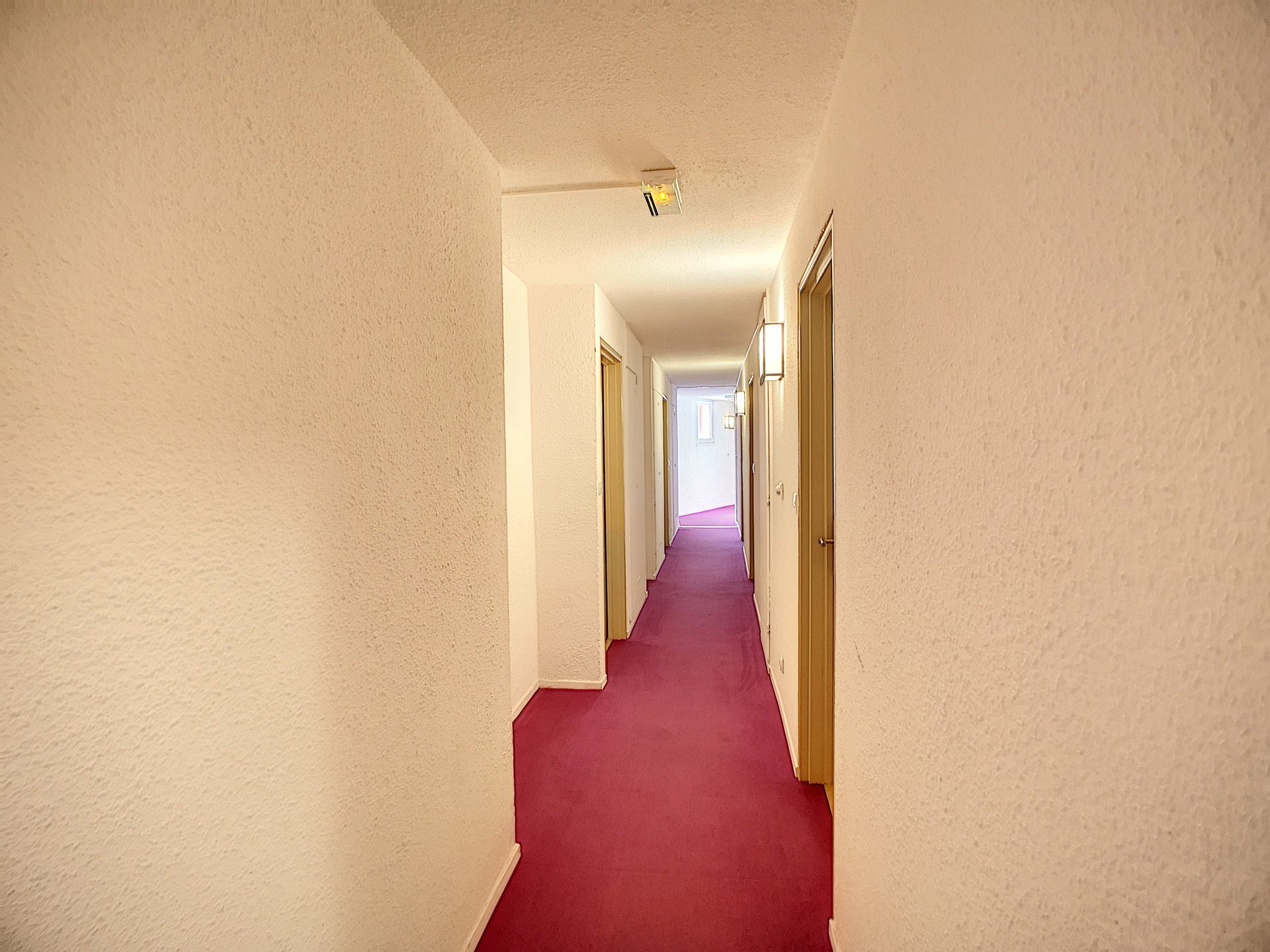 _lv_images__lot_0012030817_14_29385747