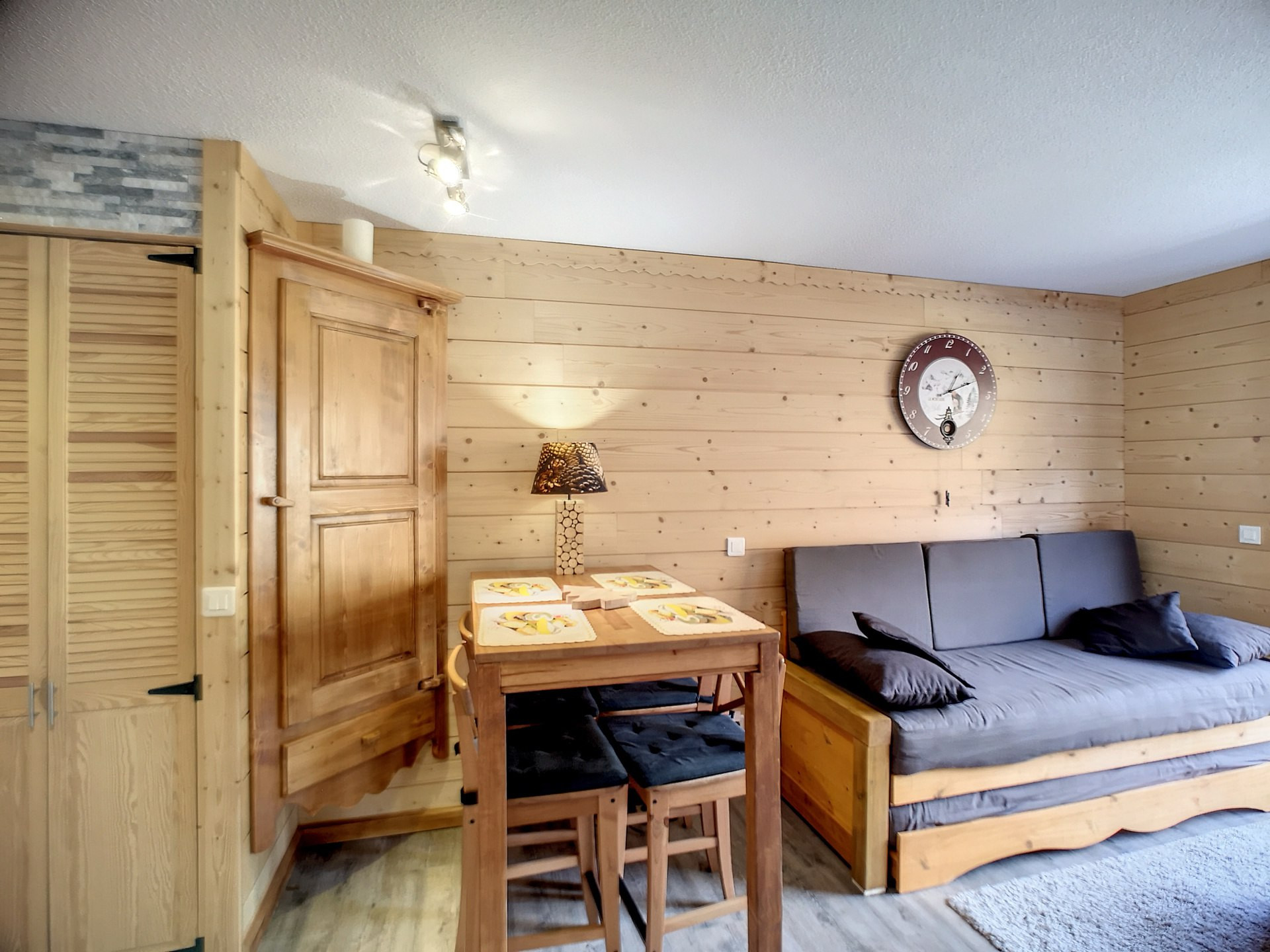 _lv_images__lot_0013040077_08_29385310