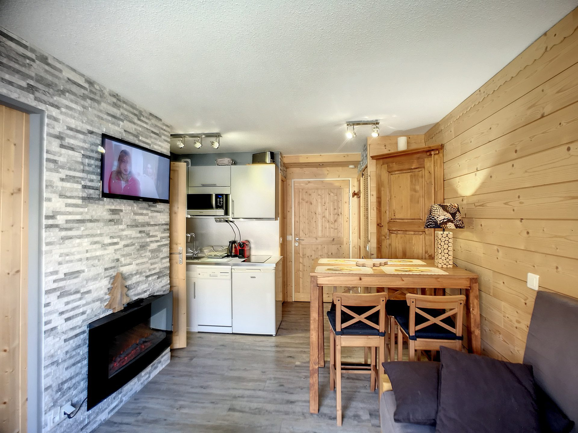 _lv_images__lot_0013040077_09_27648206