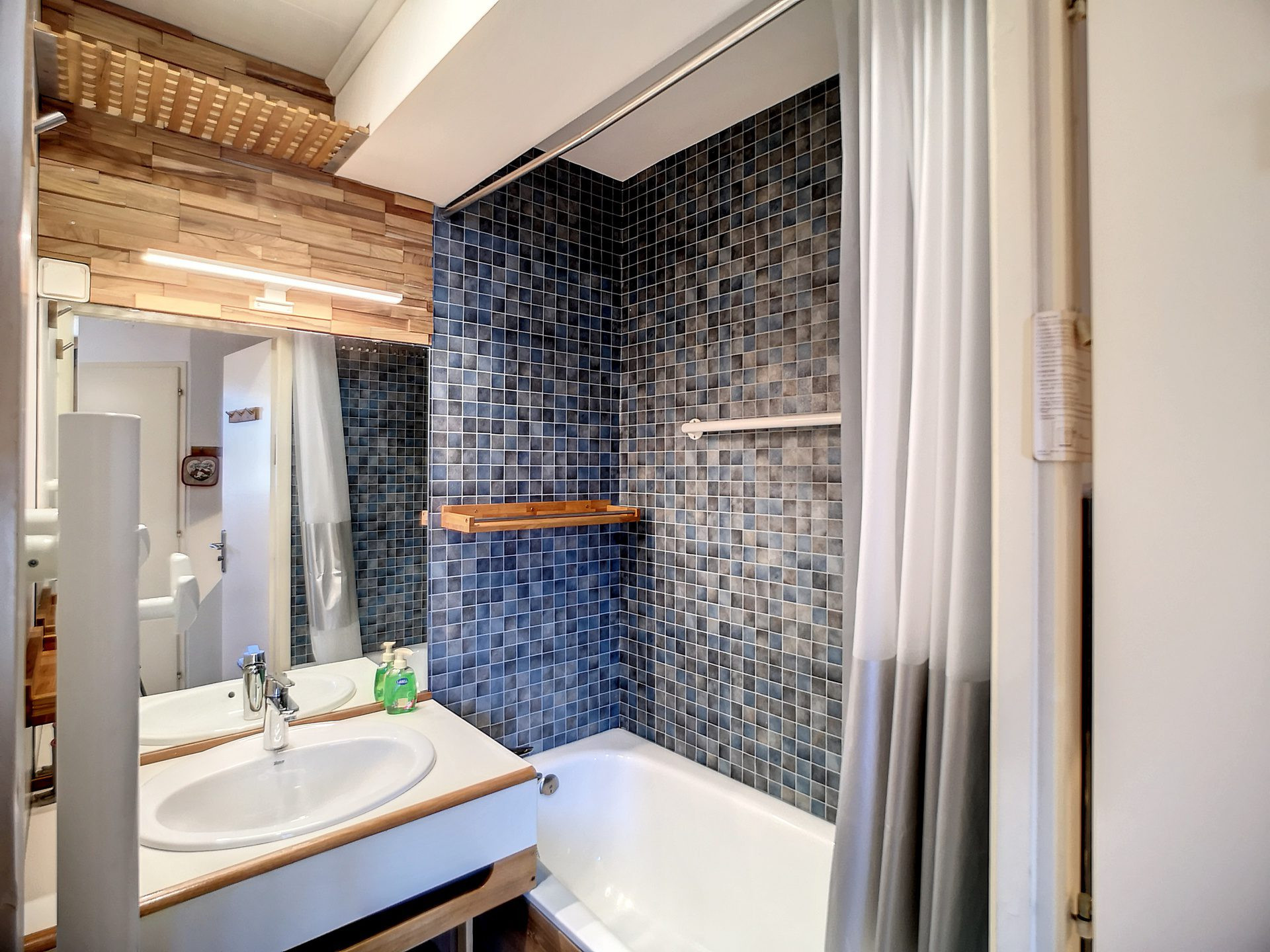 _lv_images__lot_0013040094_08_27895195