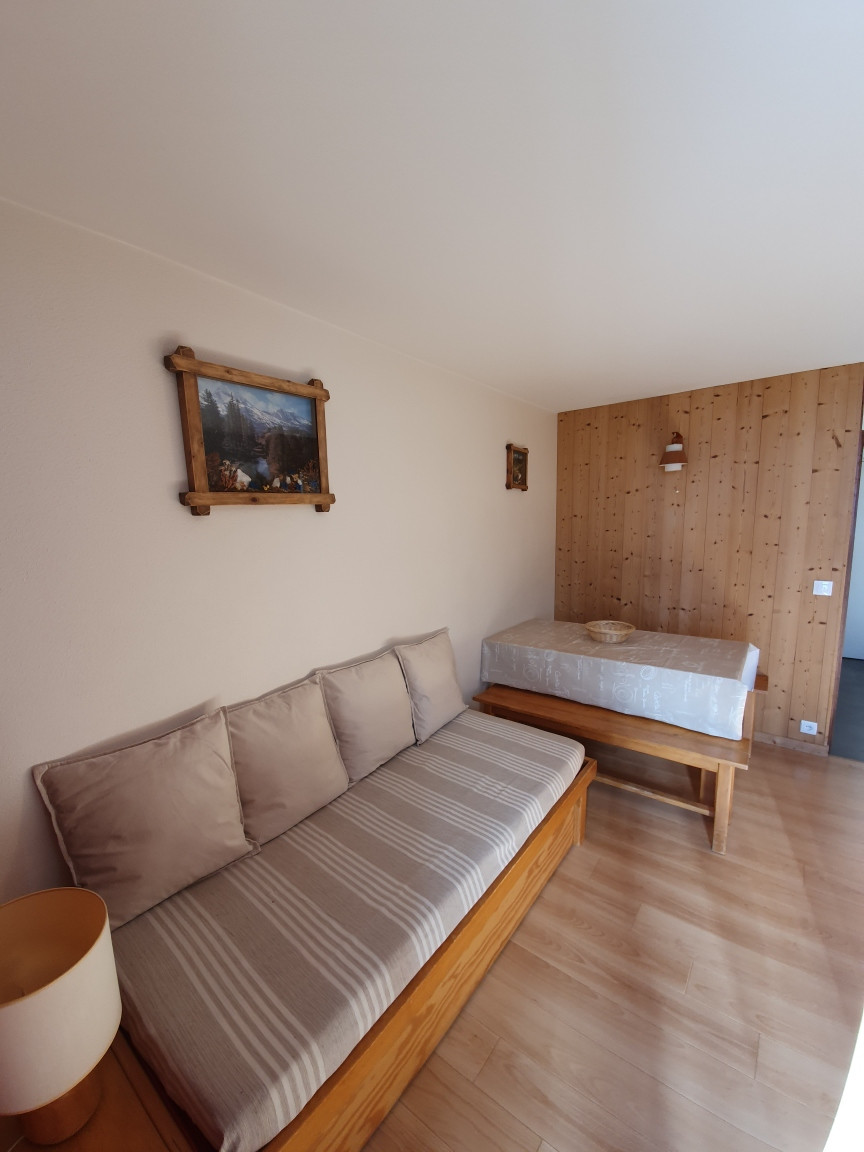 _lv_images__lot_0013040102_01_27145360