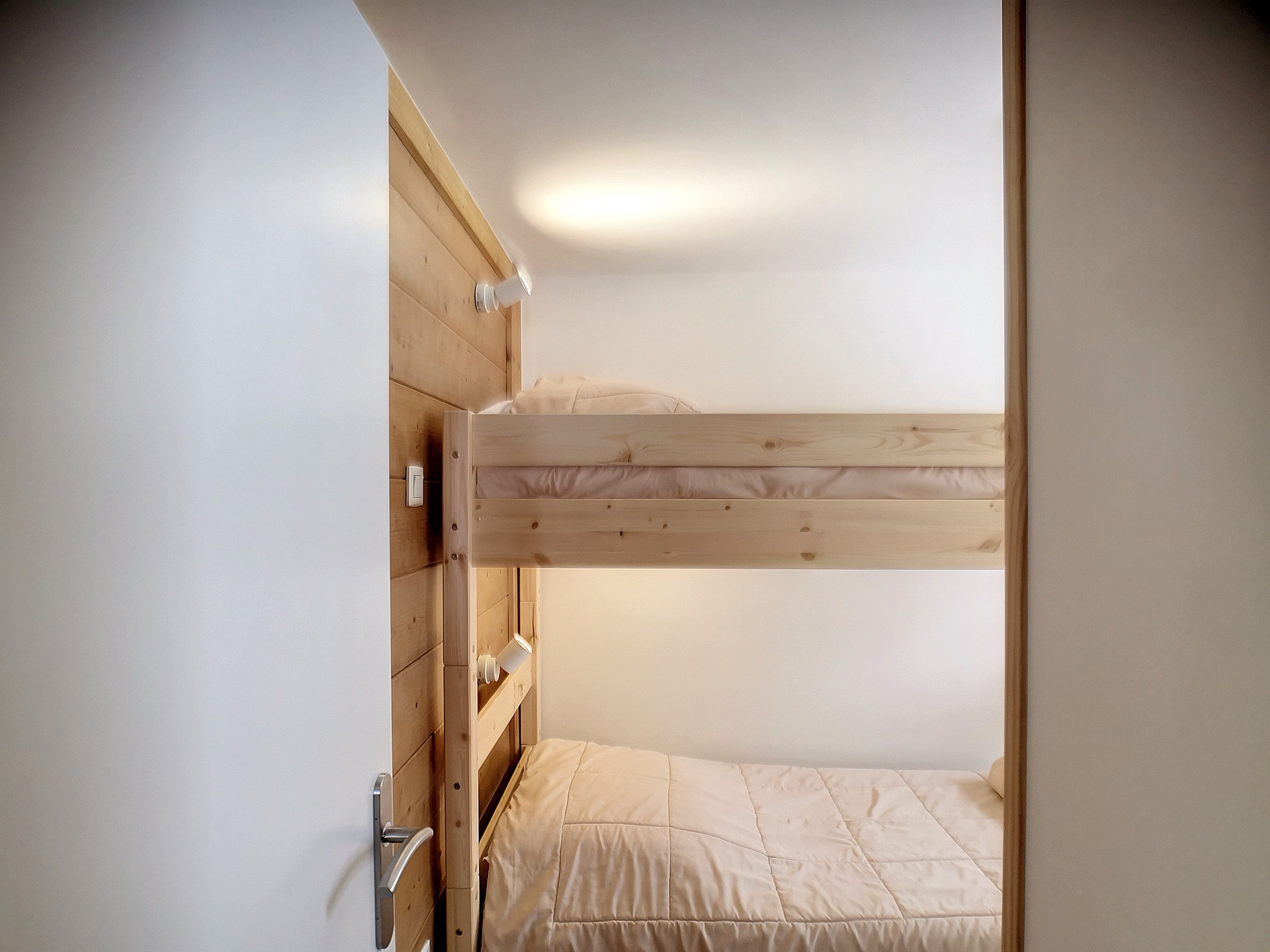 _lv_images__lot_0013040109_13_27532903