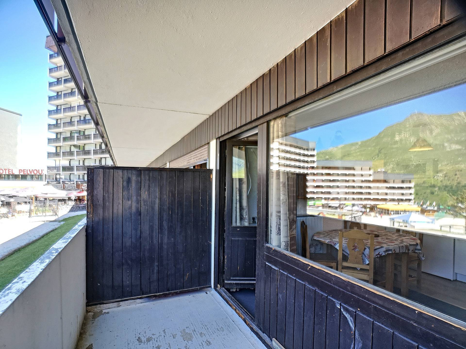 _lv_images__lot_0013040112_16_24600359