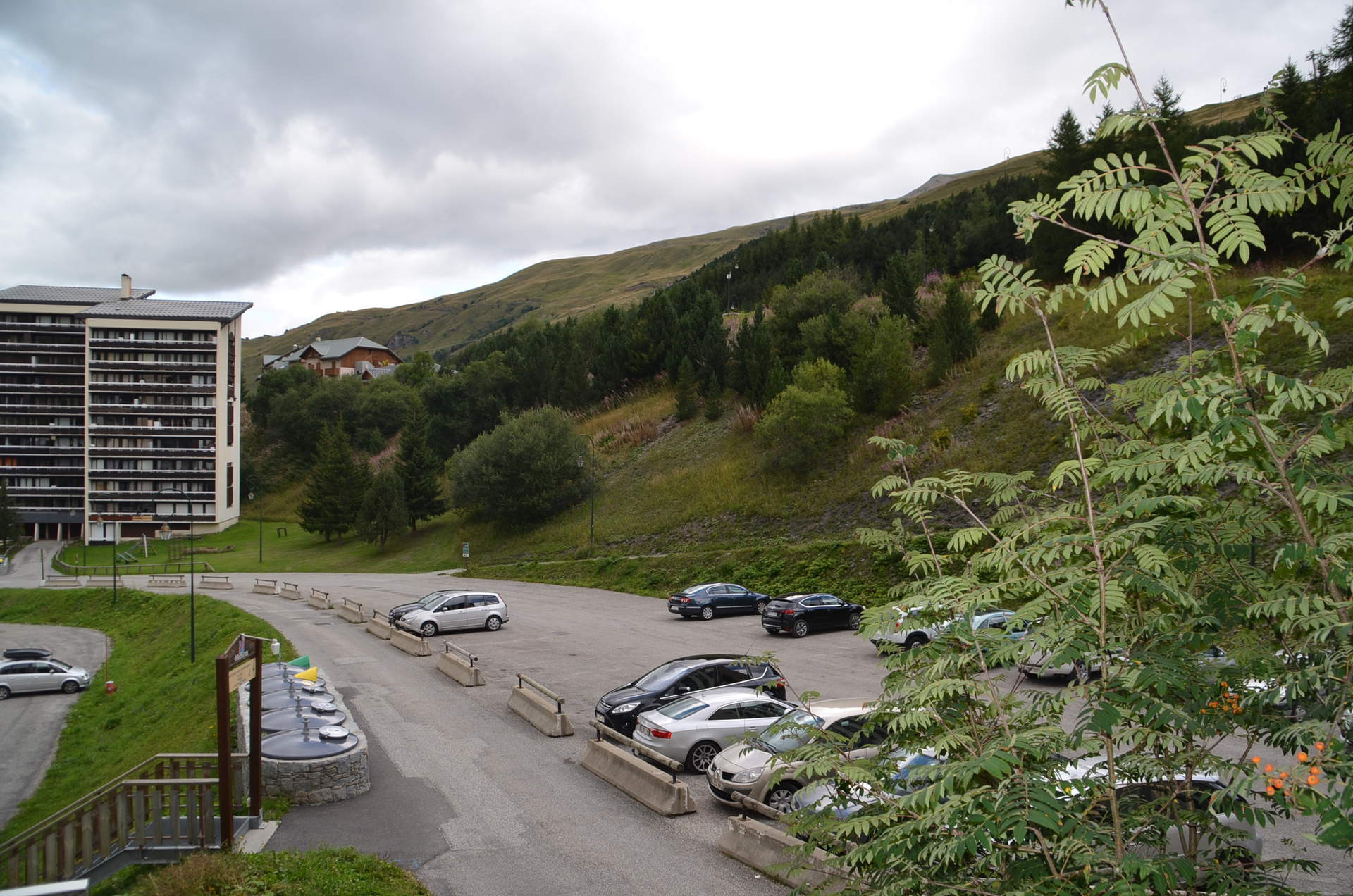 _lv_images__lot_0030600323_09_24614885