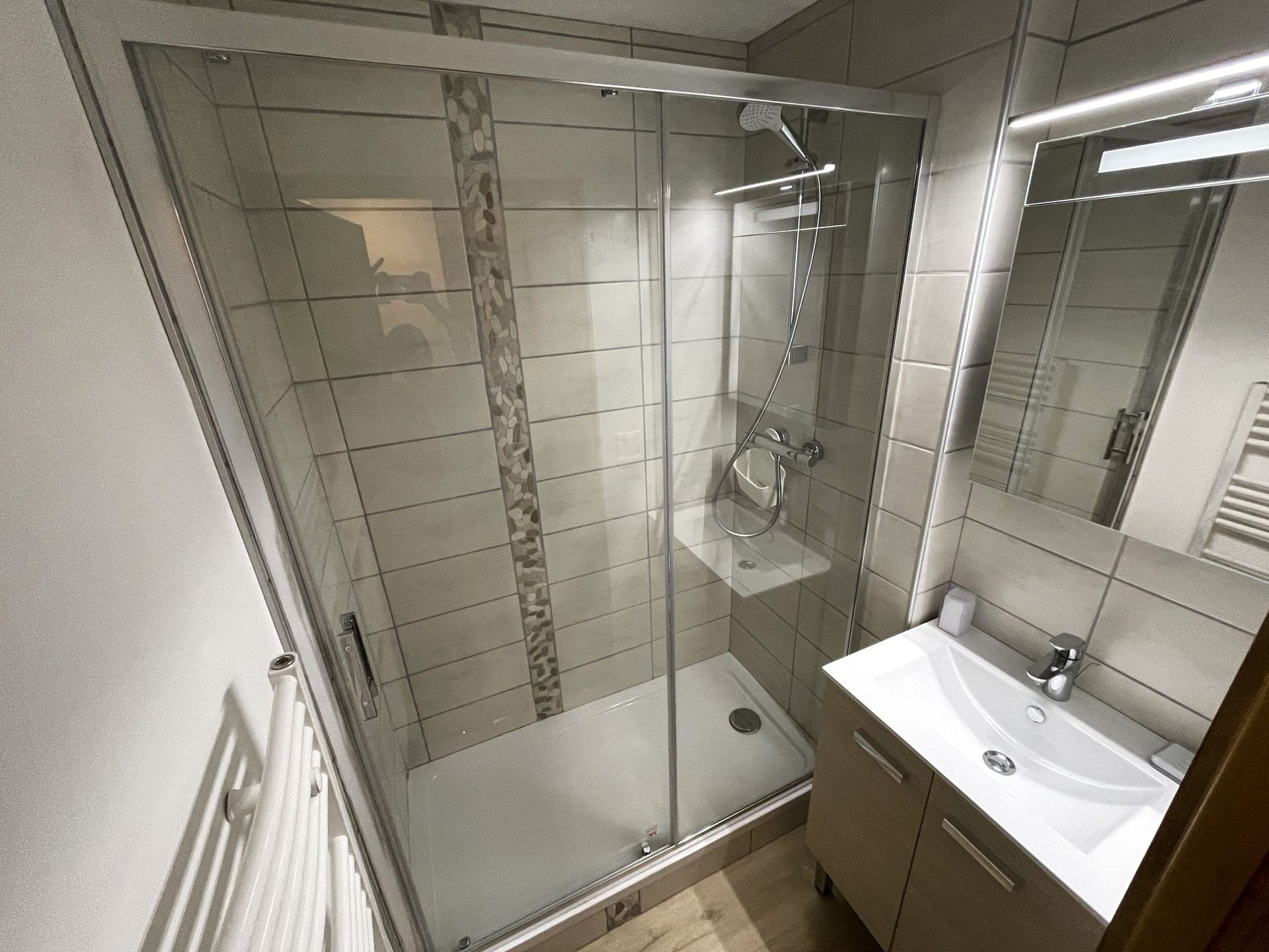 _lv_images__lot_0060010002_07_26807937