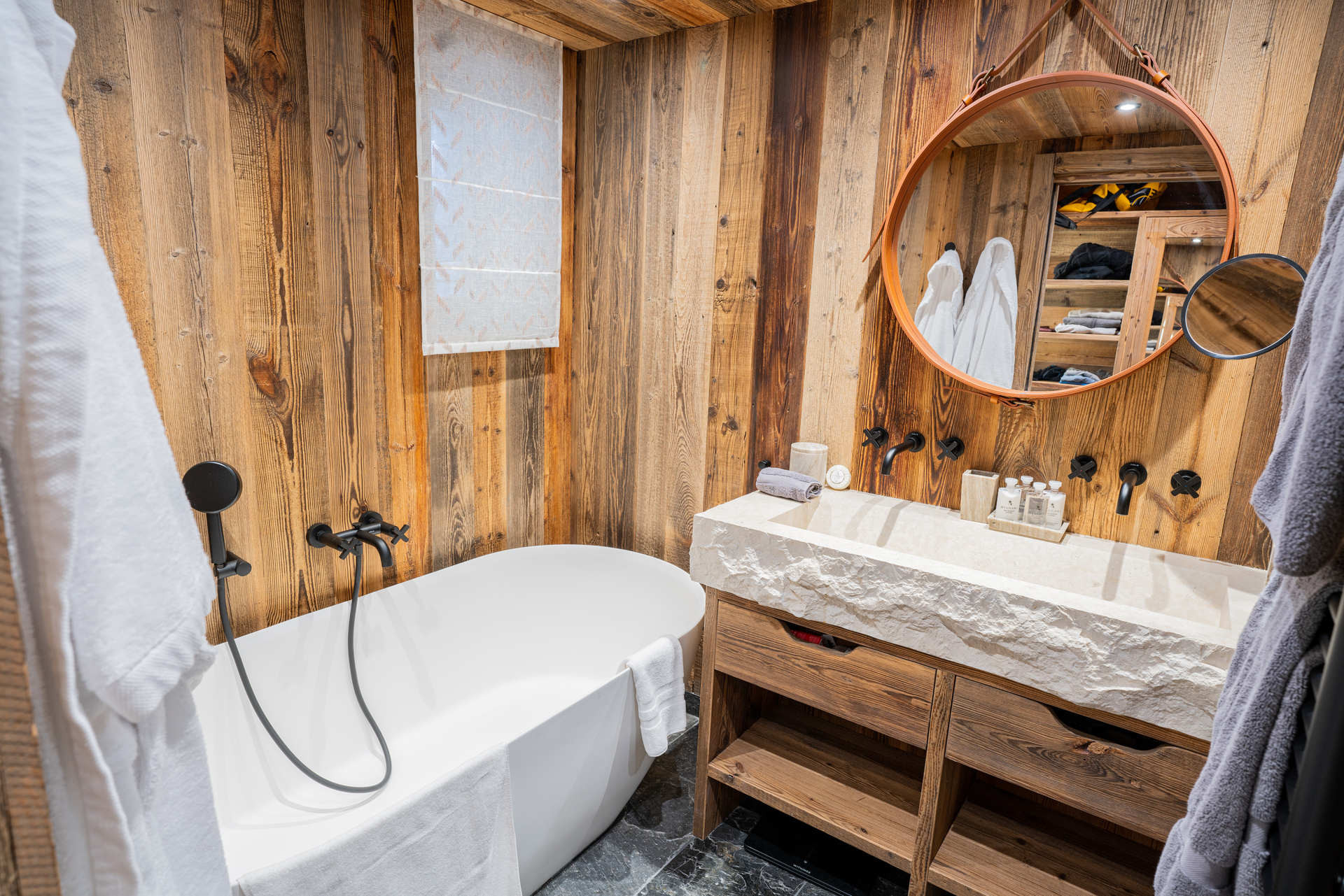 _lv_images__lot_0060511264_10_27823462