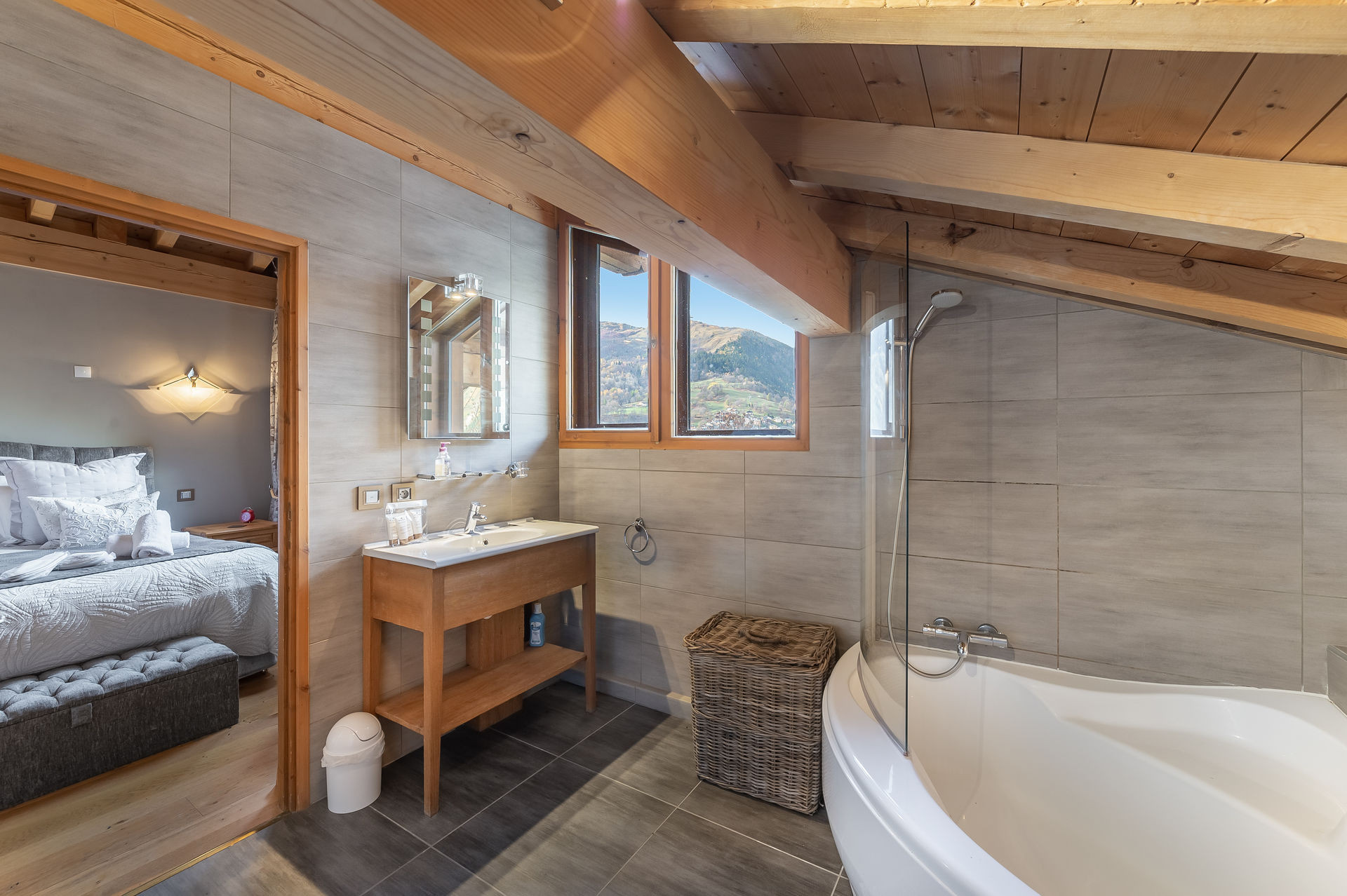 _lv_images__lot_0060511646_12_29308195